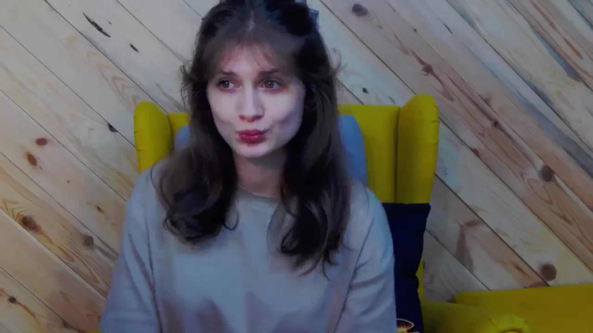 Gallery image thumbnail from LeslieKat's myfreecams stream on, 05/06/2024, 18:00 image 6 of 20