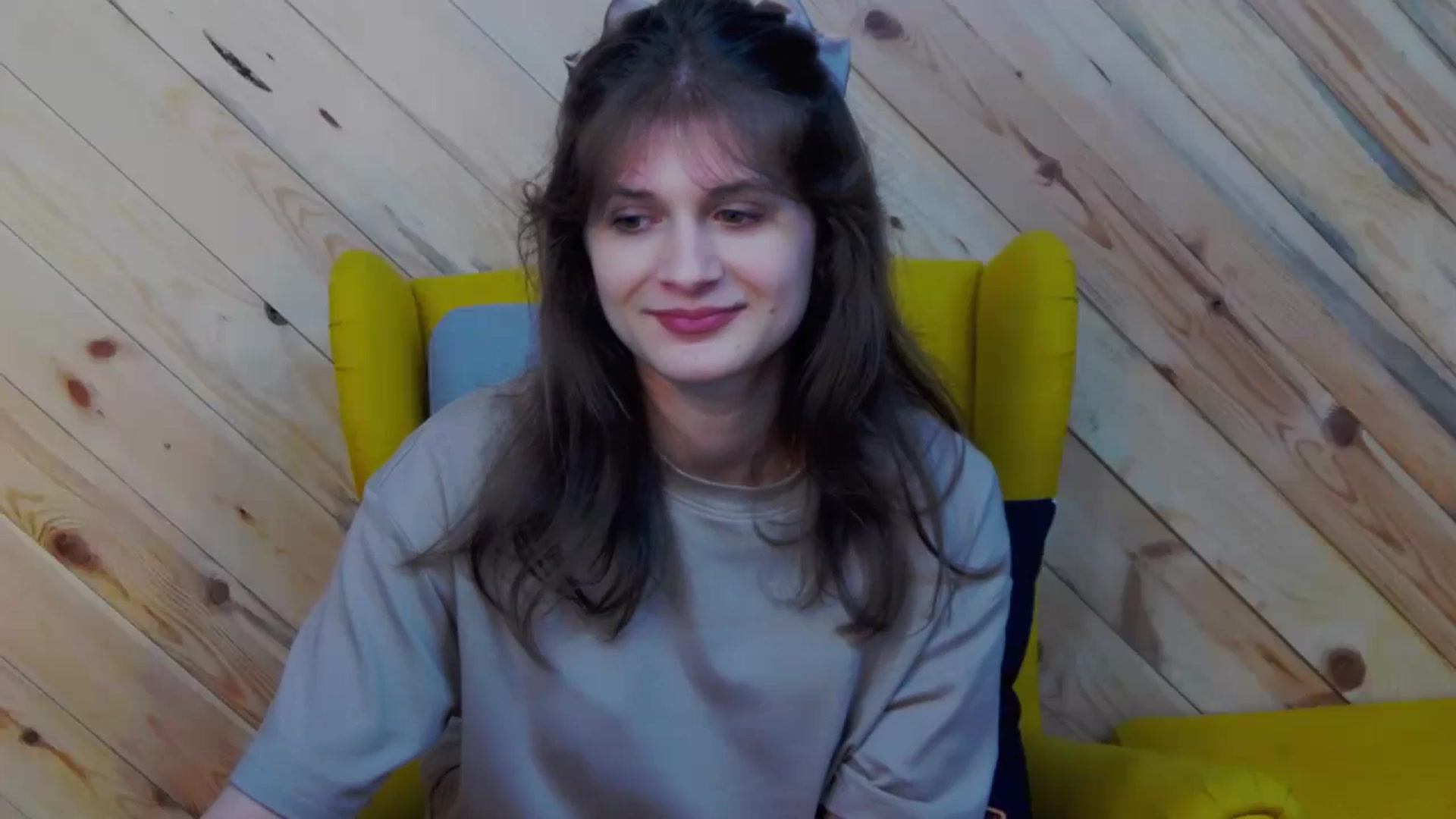 Gallery image thumbnail from LeslieKat's myfreecams stream on, 05/06/2024, 18:00 image 4 of 20