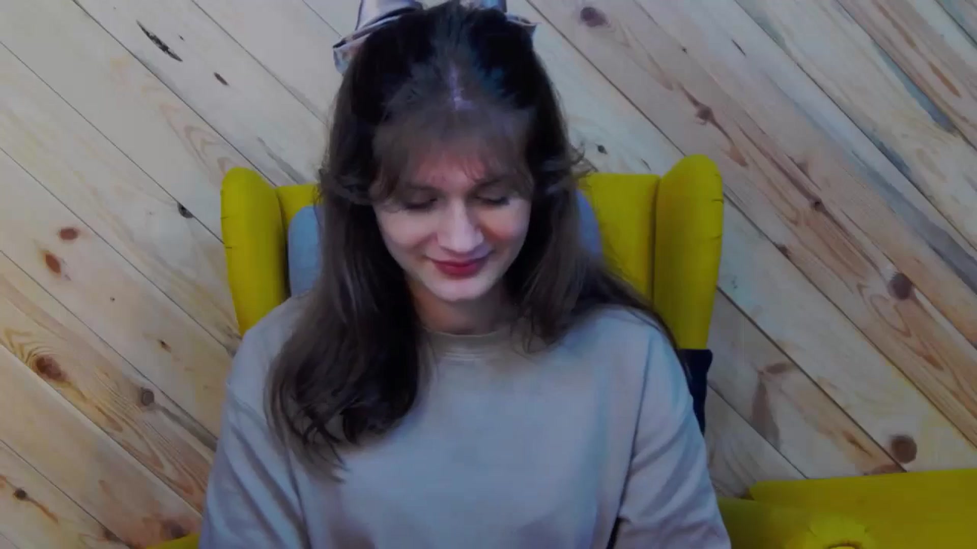 Gallery image thumbnail from LeslieKat's myfreecams stream on, 05/06/2024, 18:00 image 14 of 20