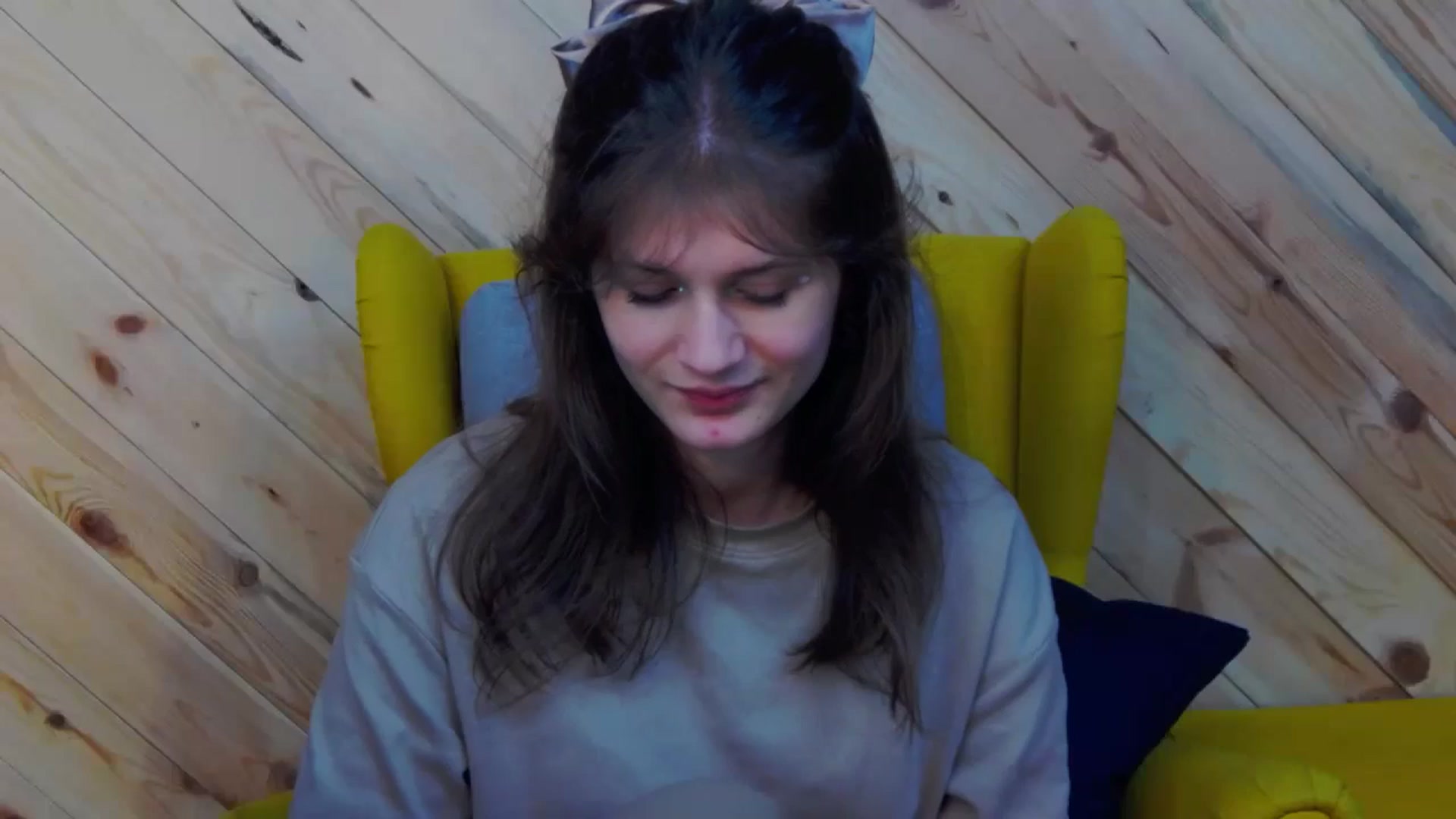 Gallery image thumbnail from LeslieKat's myfreecams stream on, 05/06/2024, 22:04 image 7 of 20