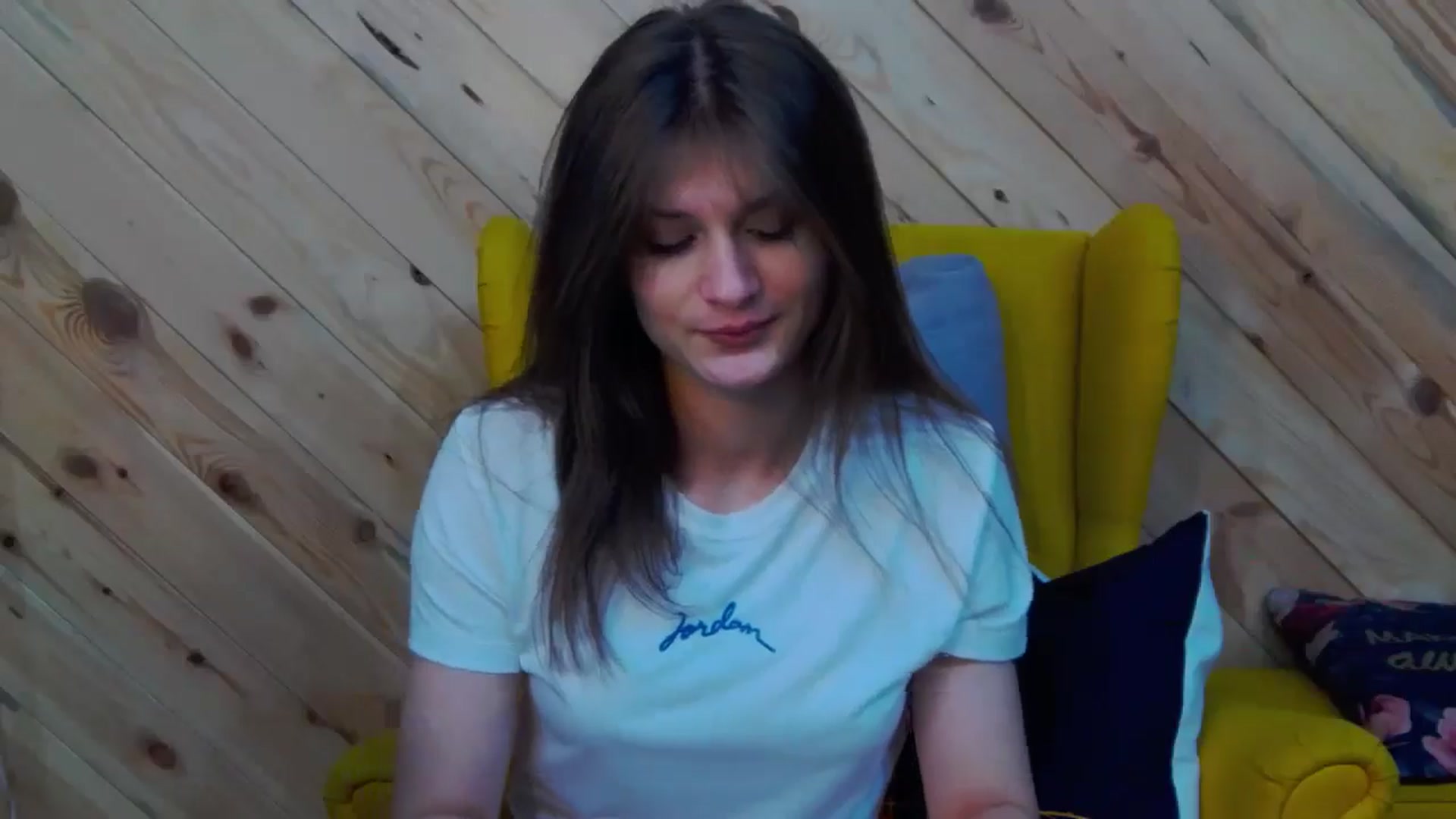 Gallery image thumbnail from LeslieKat's myfreecams stream on, 05/07/2024, 17:31 image 20 of 20