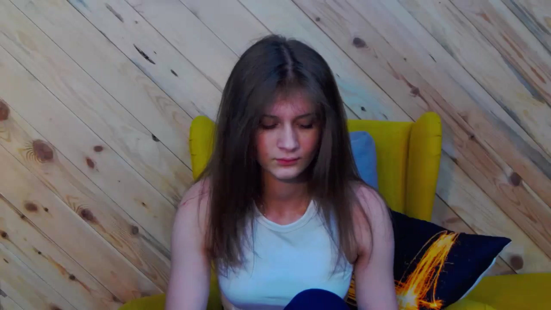 Gallery image thumbnail from LeslieKat's myfreecams stream on, 05/08/2024, 18:49 image 15 of 20