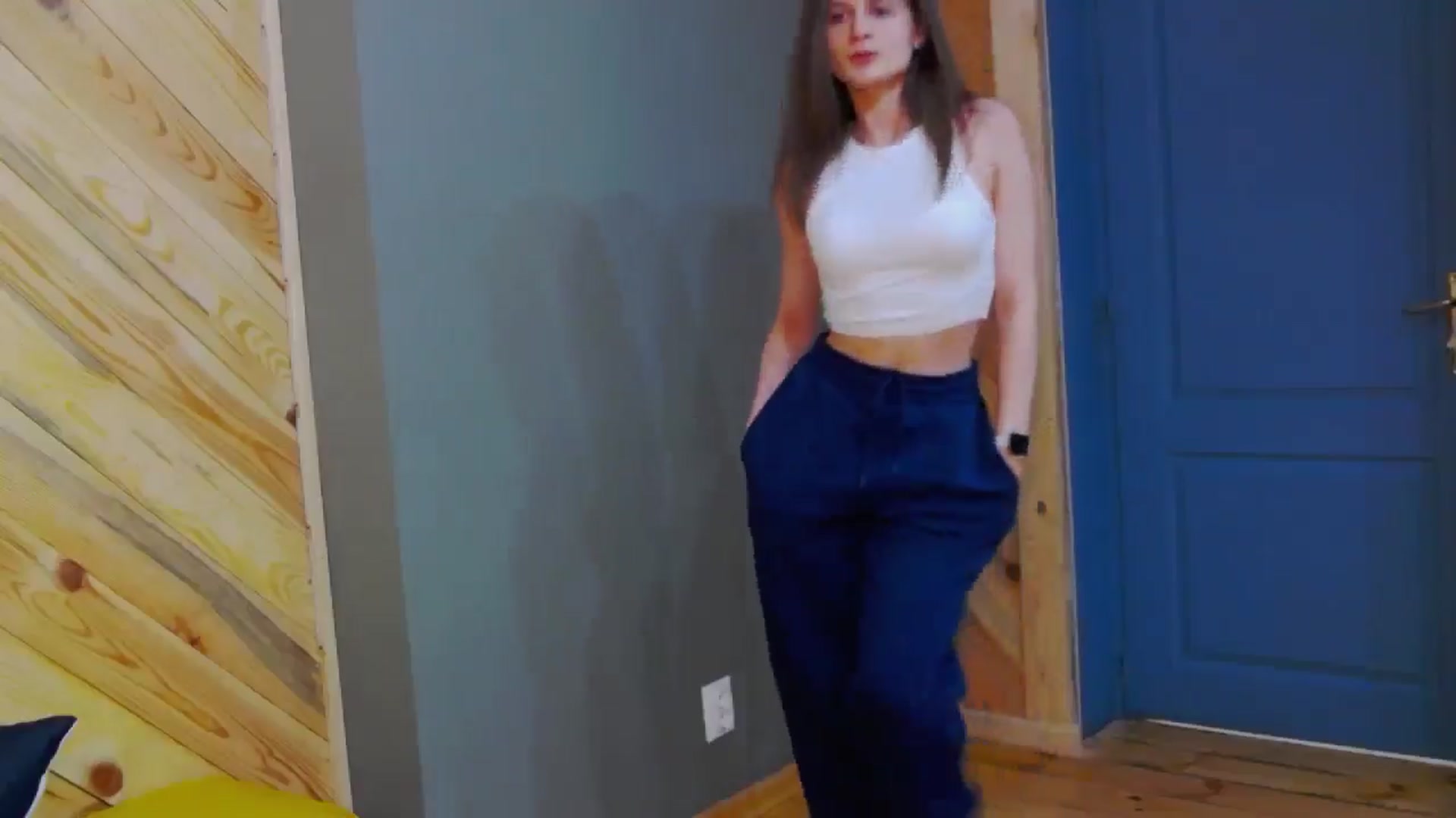 Gallery image thumbnail from LeslieKat's myfreecams stream on, 05/08/2024, 18:49 image 12 of 20