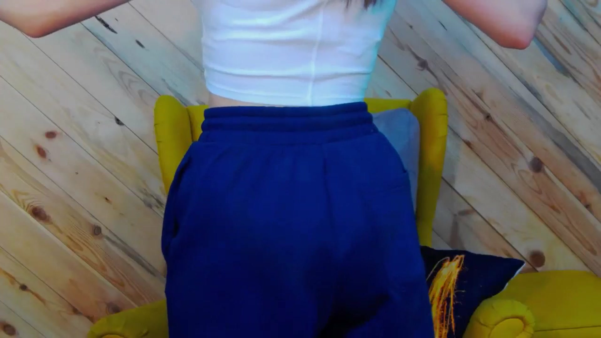 Gallery image thumbnail from LeslieKat's myfreecams stream on, 05/09/2024, 24:14 image 14 of 20
