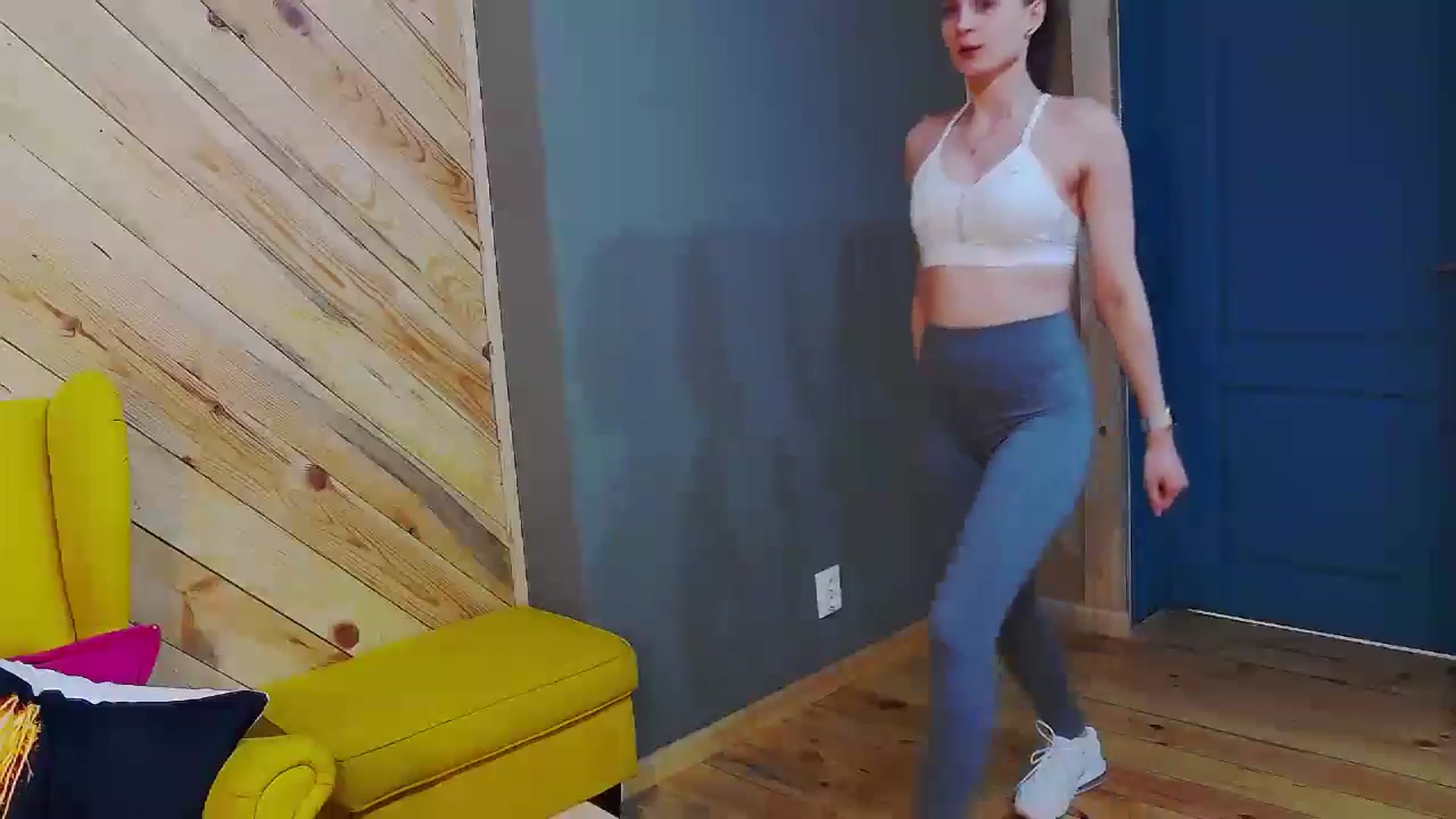 Gallery image thumbnail from LeslieKat's myfreecams stream on, 05/15/2024, 19:55 image 10 of 20