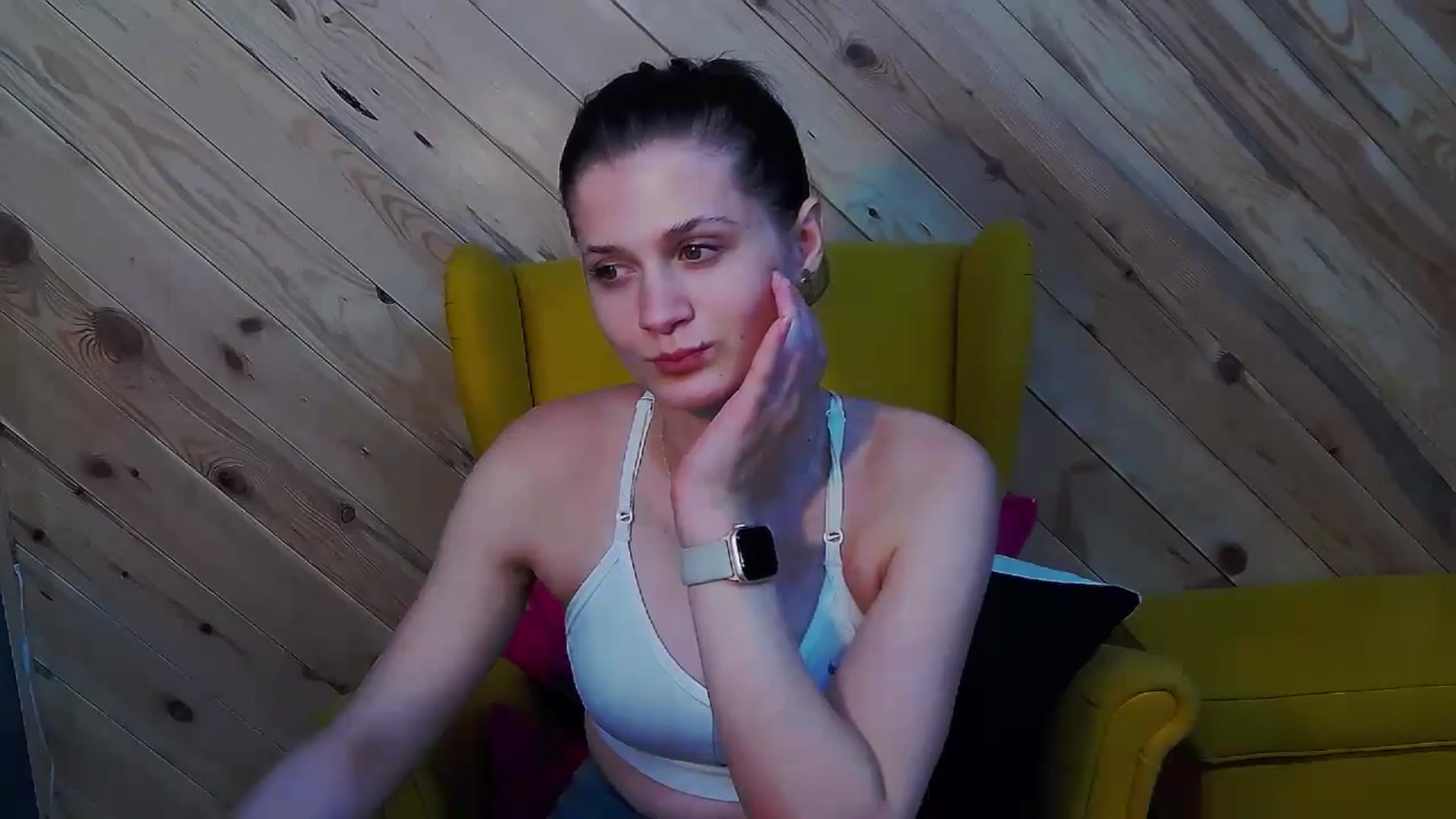 Gallery image thumbnail from LeslieKat's myfreecams stream on, 05/15/2024, 20:27 image 4 of 20