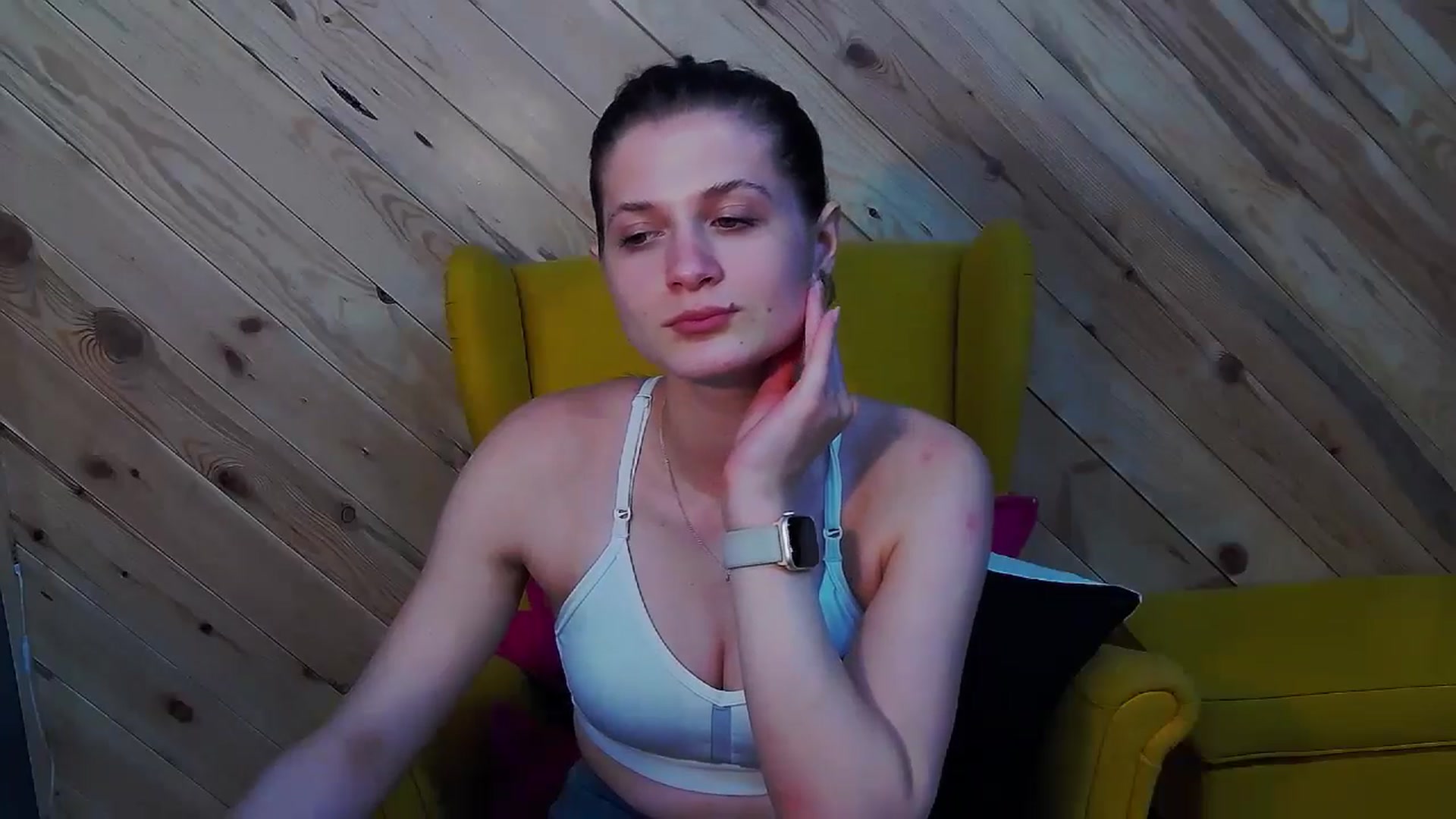 Gallery image thumbnail from LeslieKat's myfreecams stream on, 05/15/2024, 20:27 image 6 of 20