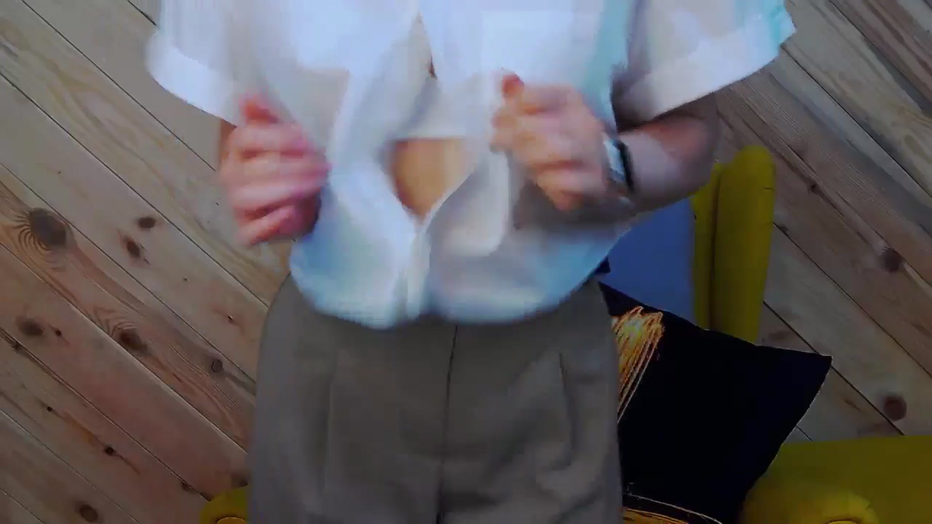 Gallery image thumbnail from LeslieKat's myfreecams stream on, 05/16/2024, 18:49 image 15 of 20