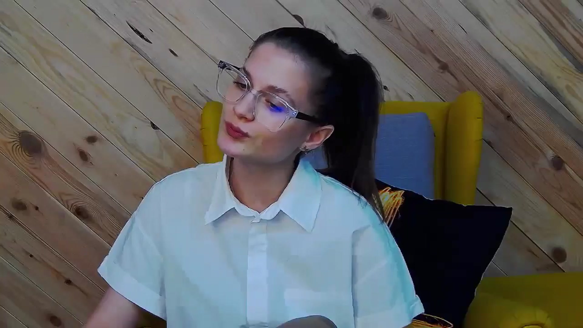 Gallery image thumbnail from LeslieKat's myfreecams stream on, 05/16/2024, 18:49 image 8 of 20