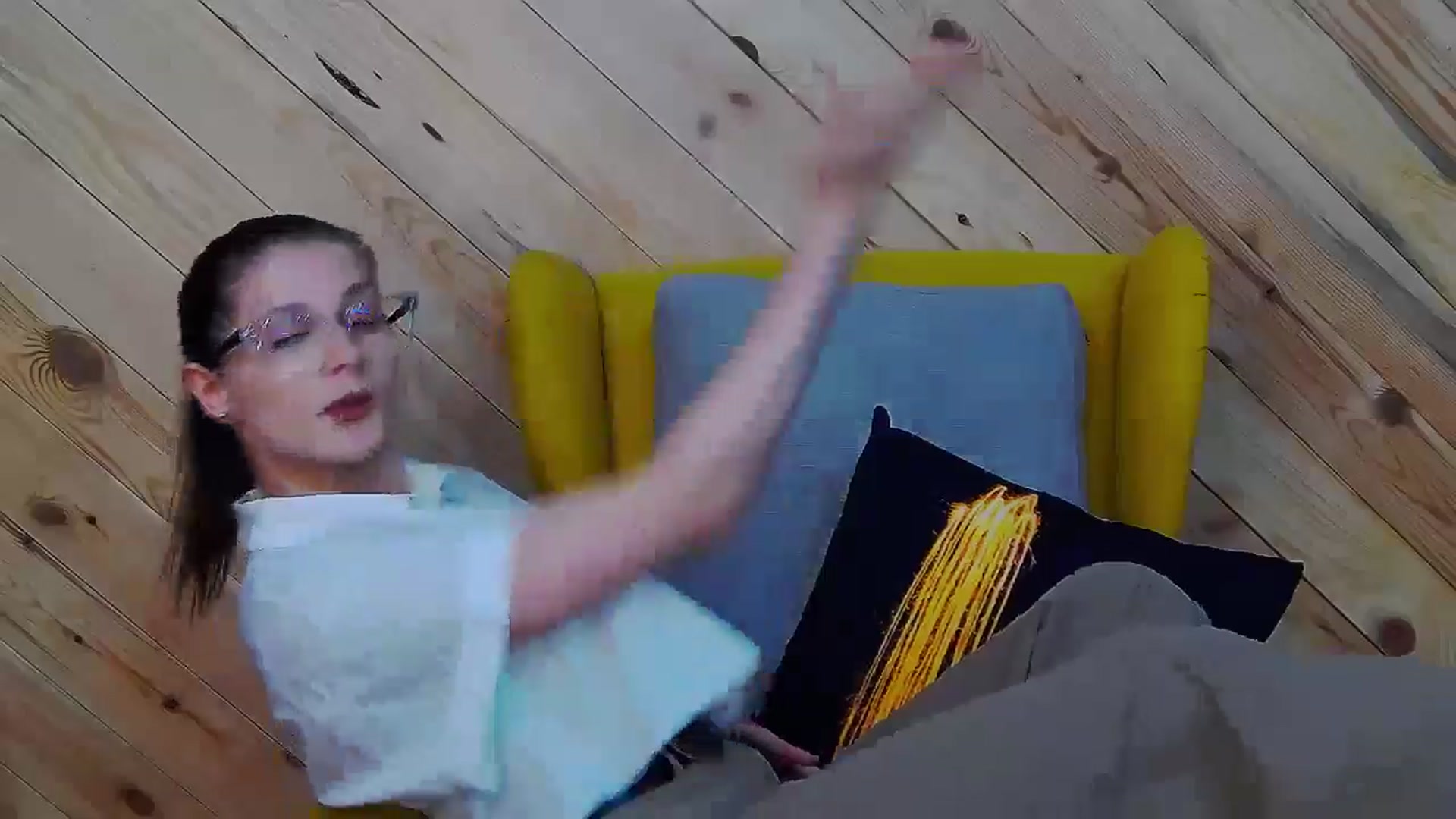 Gallery image thumbnail from LeslieKat's myfreecams stream on, 05/16/2024, 18:49 image 17 of 20