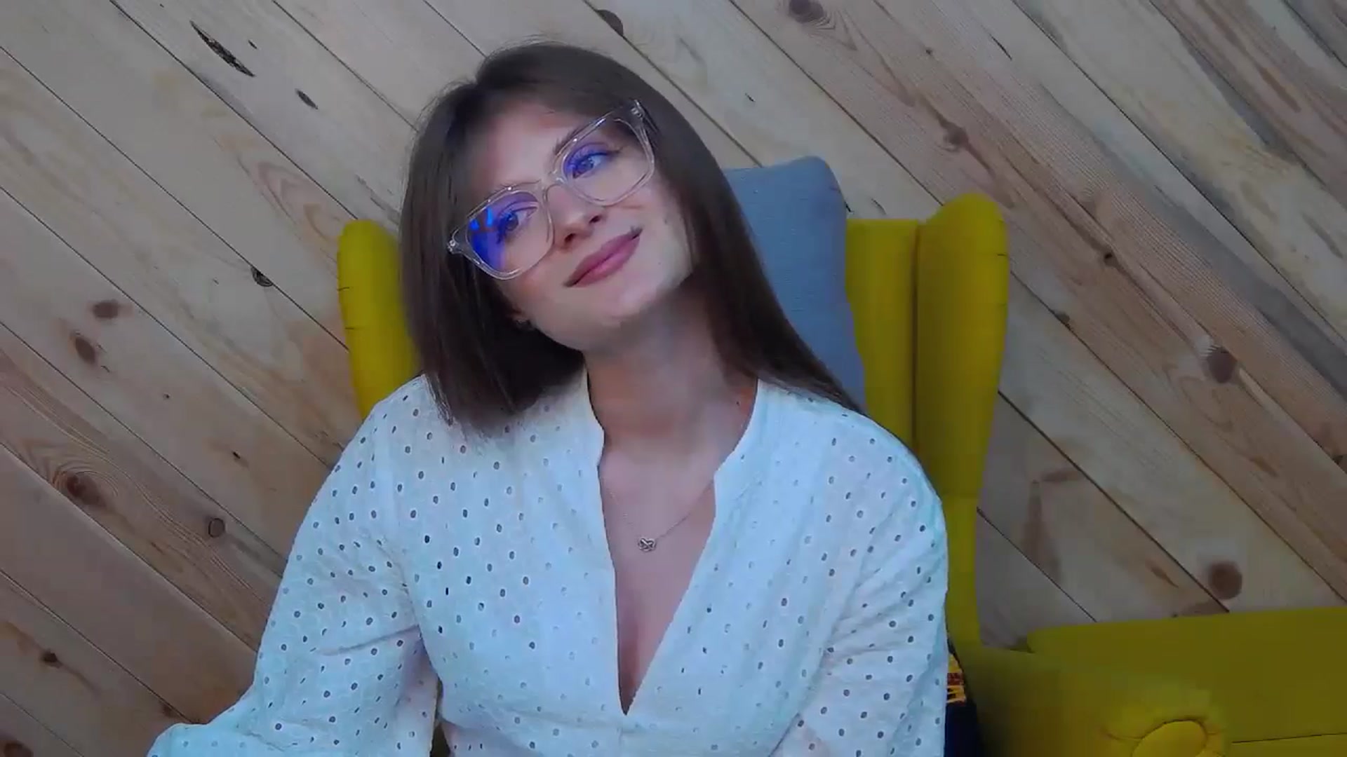 Gallery image thumbnail from LeslieKat's myfreecams stream on, 05/18/2024, 17:22 image 2 of 20