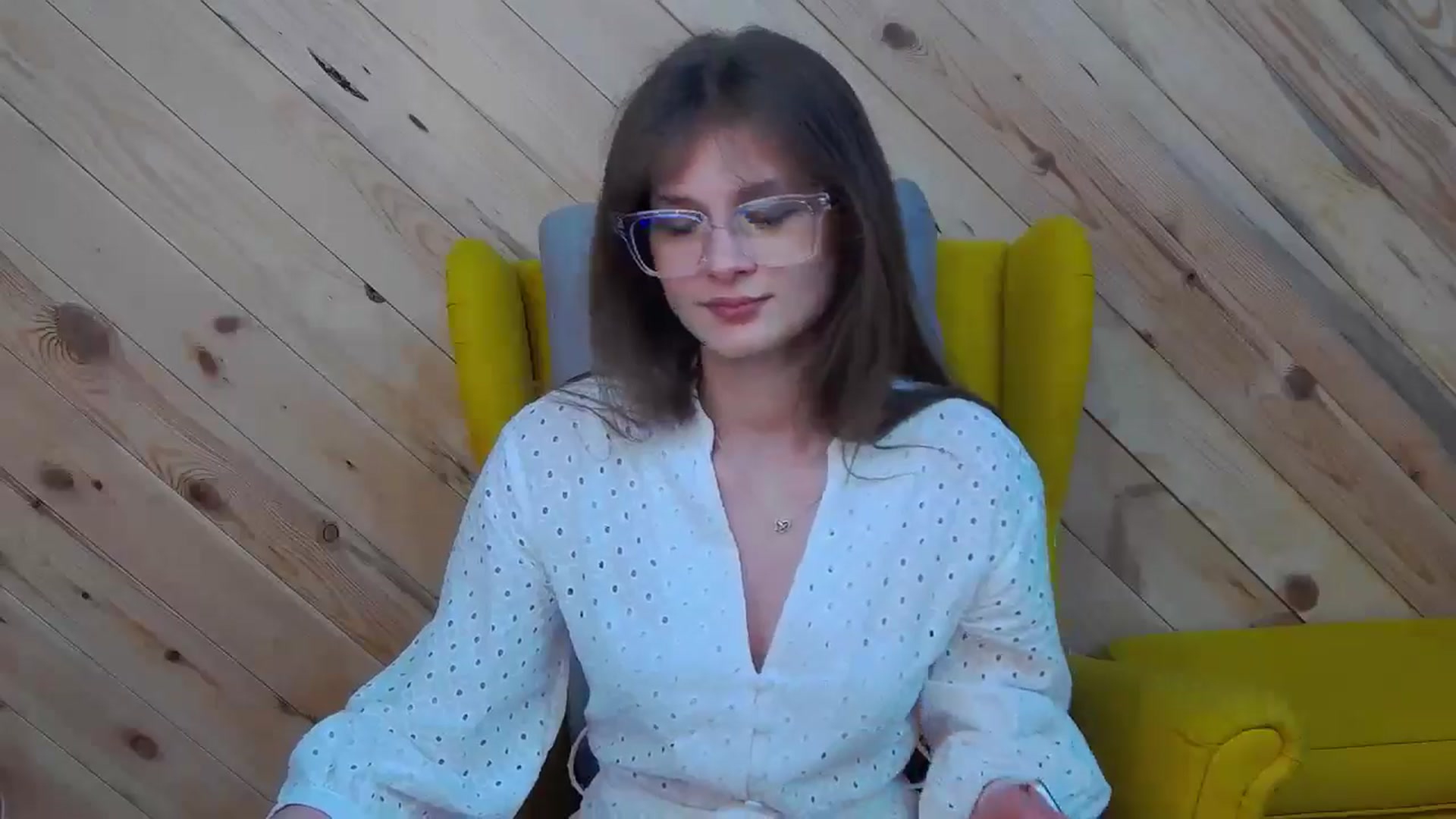 Gallery image thumbnail from LeslieKat's myfreecams stream on, 05/18/2024, 17:22 image 5 of 20
