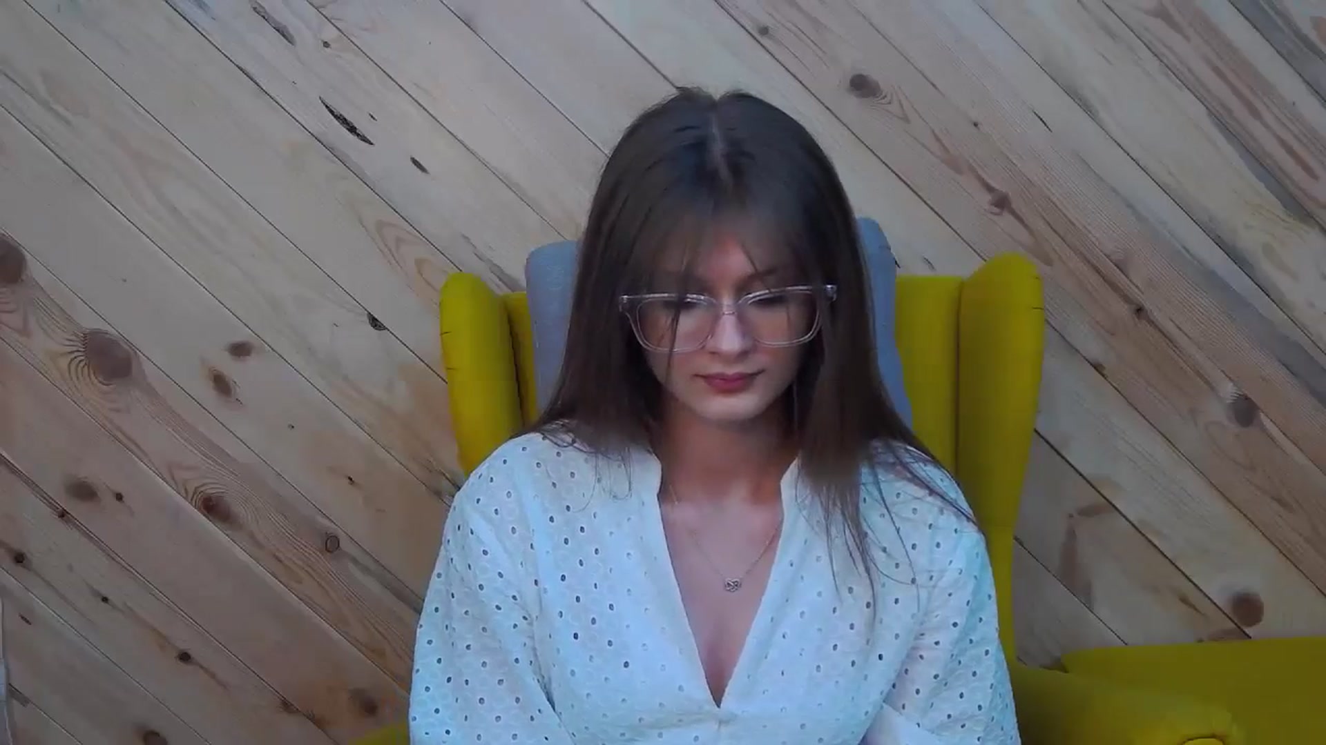 Gallery image thumbnail from LeslieKat's myfreecams stream on, 05/18/2024, 17:22 image 15 of 20