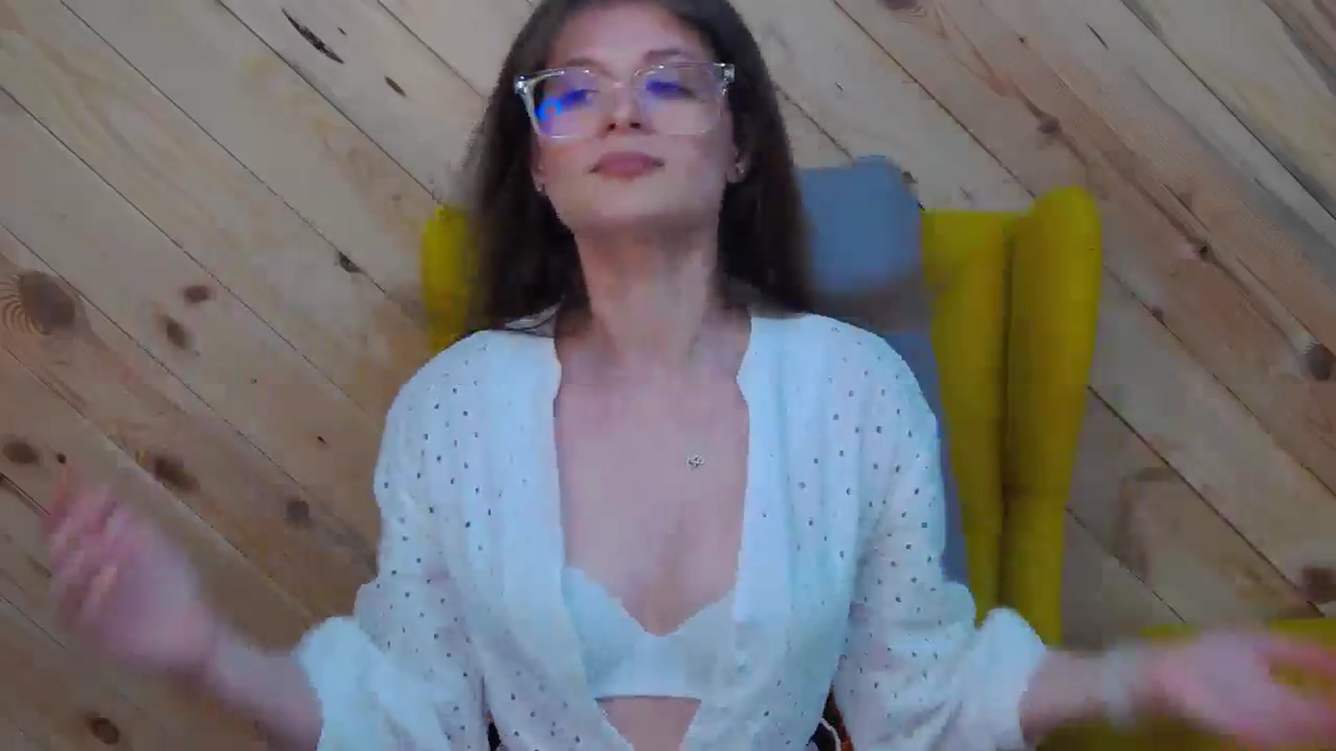Gallery image thumbnail from LeslieKat's myfreecams stream on, 05/18/2024, 19:35 image 11 of 20