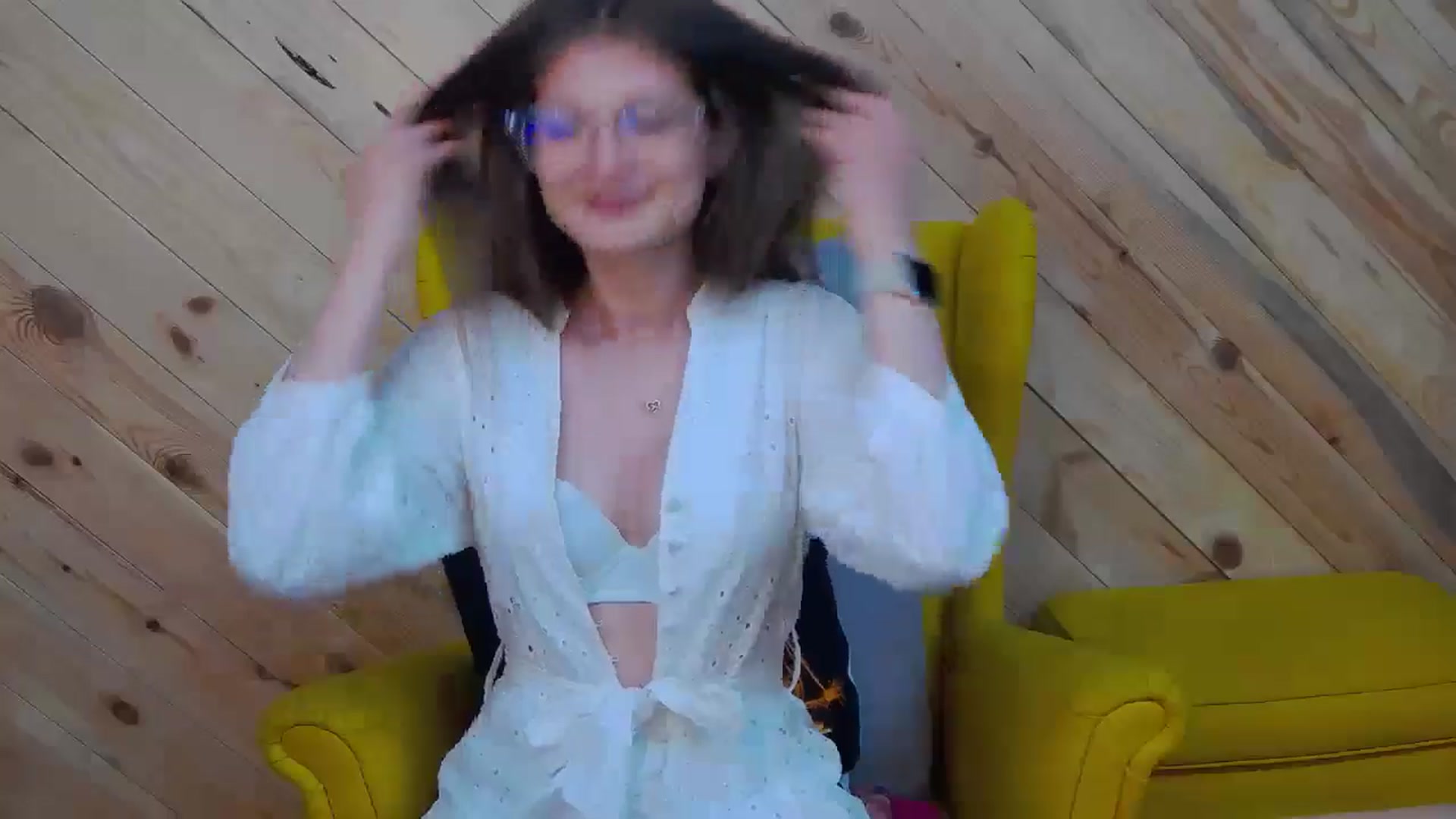 Gallery image thumbnail from LeslieKat's myfreecams stream on, 05/19/2024, 24:10 image 13 of 20