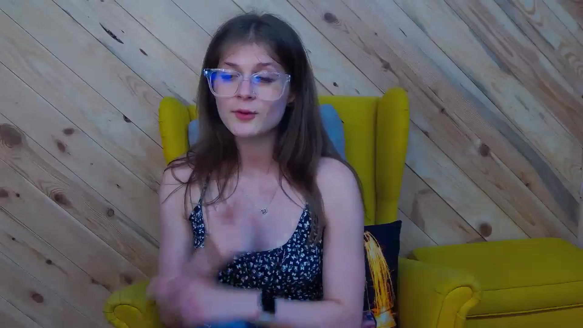 Gallery image thumbnail from LeslieKat's myfreecams stream on, 05/19/2024, 23:02 image 18 of 20