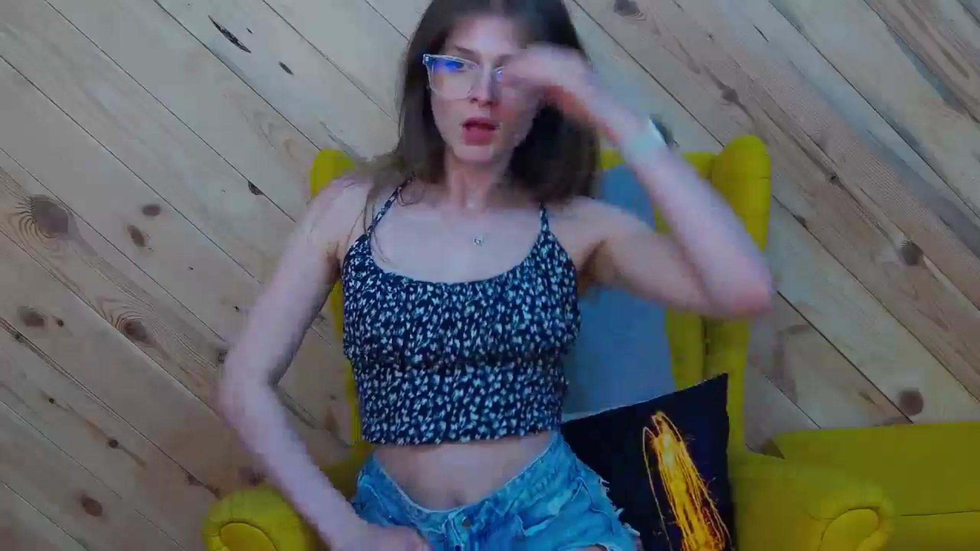 Gallery image thumbnail from LeslieKat's myfreecams stream on, 05/19/2024, 23:02 image 6 of 20