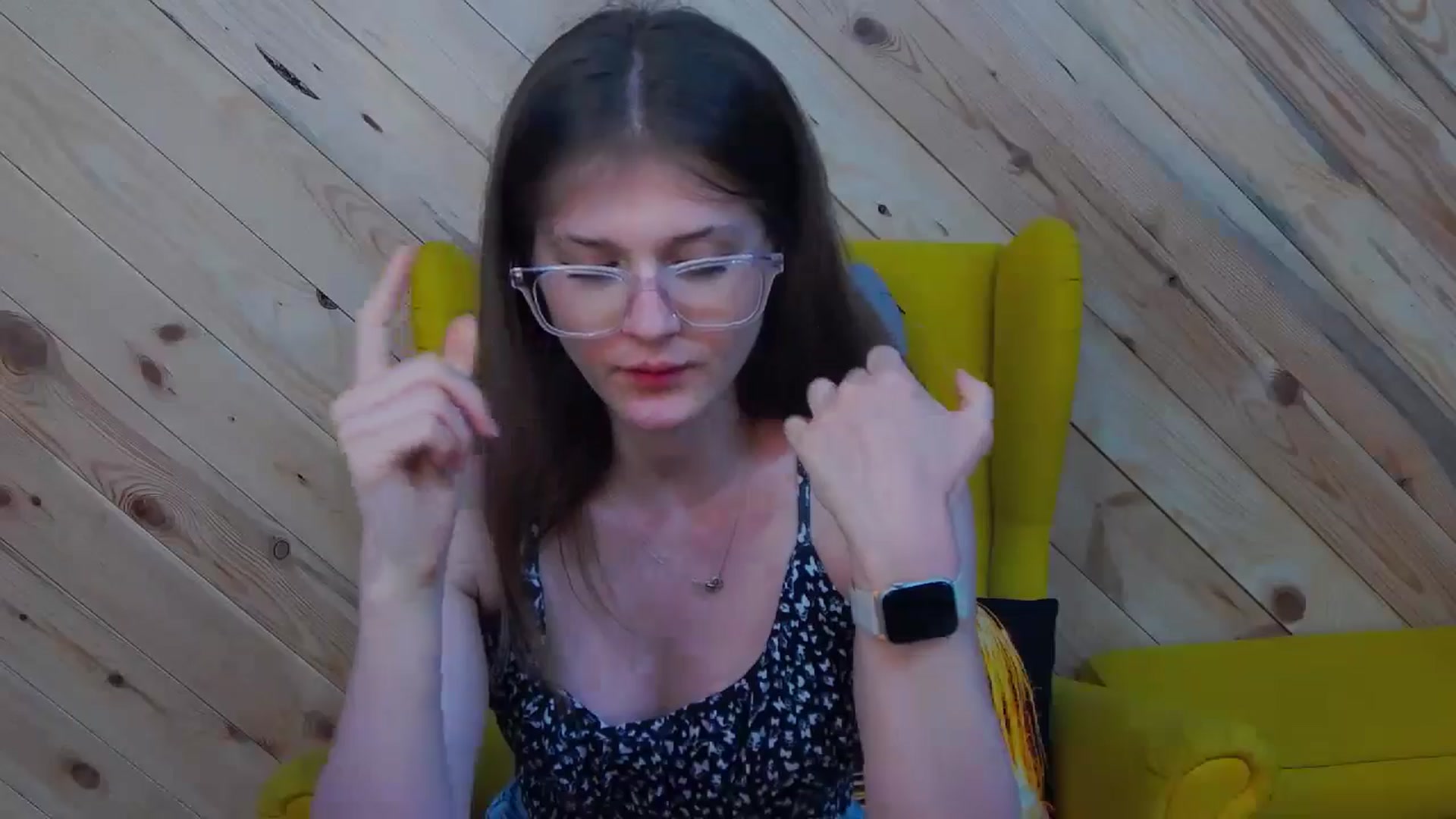 Gallery image thumbnail from LeslieKat's myfreecams stream on, 05/20/2024, 01:01 image 7 of 20