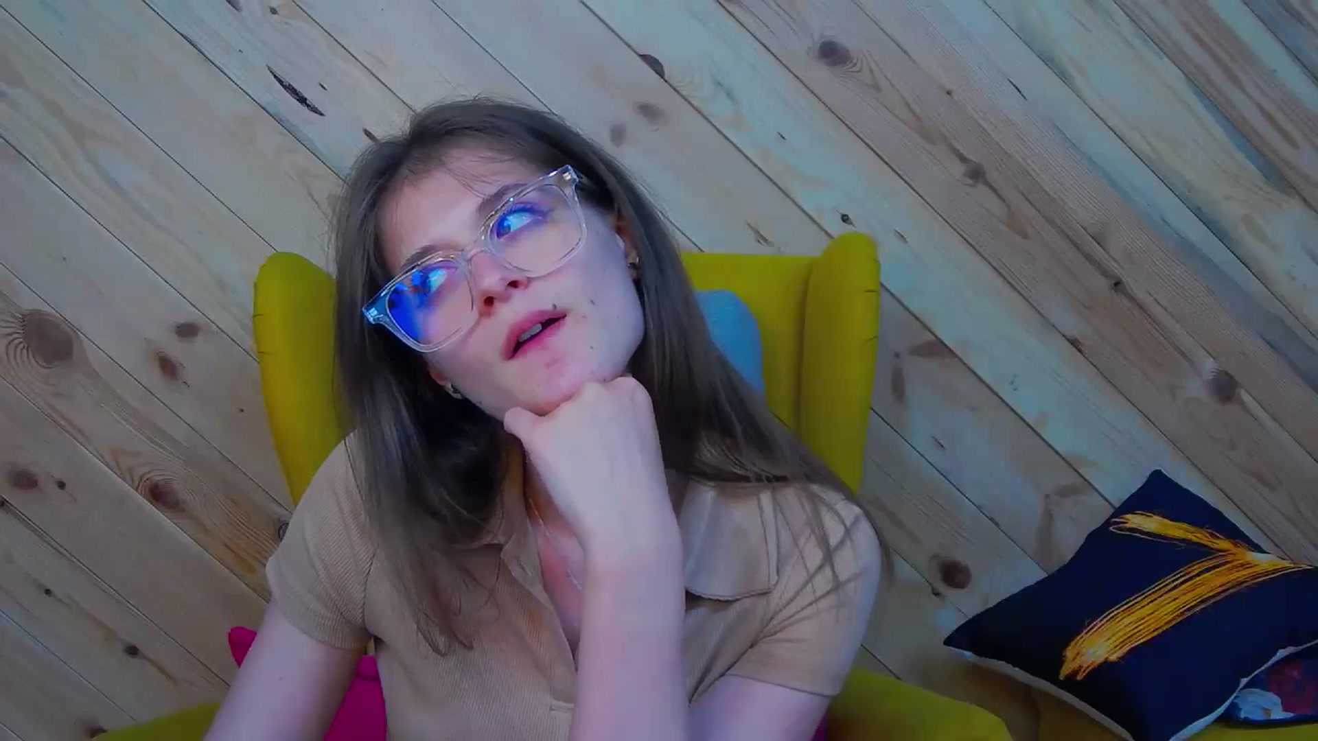 Gallery image thumbnail from LeslieKat's myfreecams stream on, 05/23/2024, 24:05 image 3 of 20