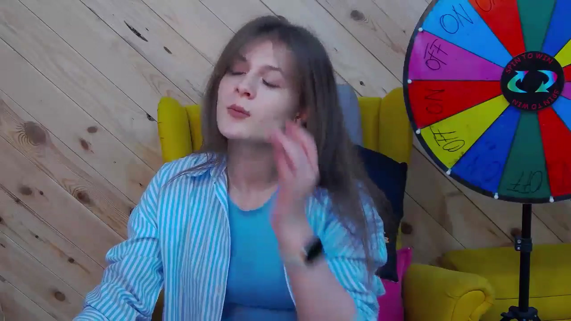 Gallery image thumbnail from LeslieKat's myfreecams stream on, 05/24/2024, 17:42 image 5 of 20