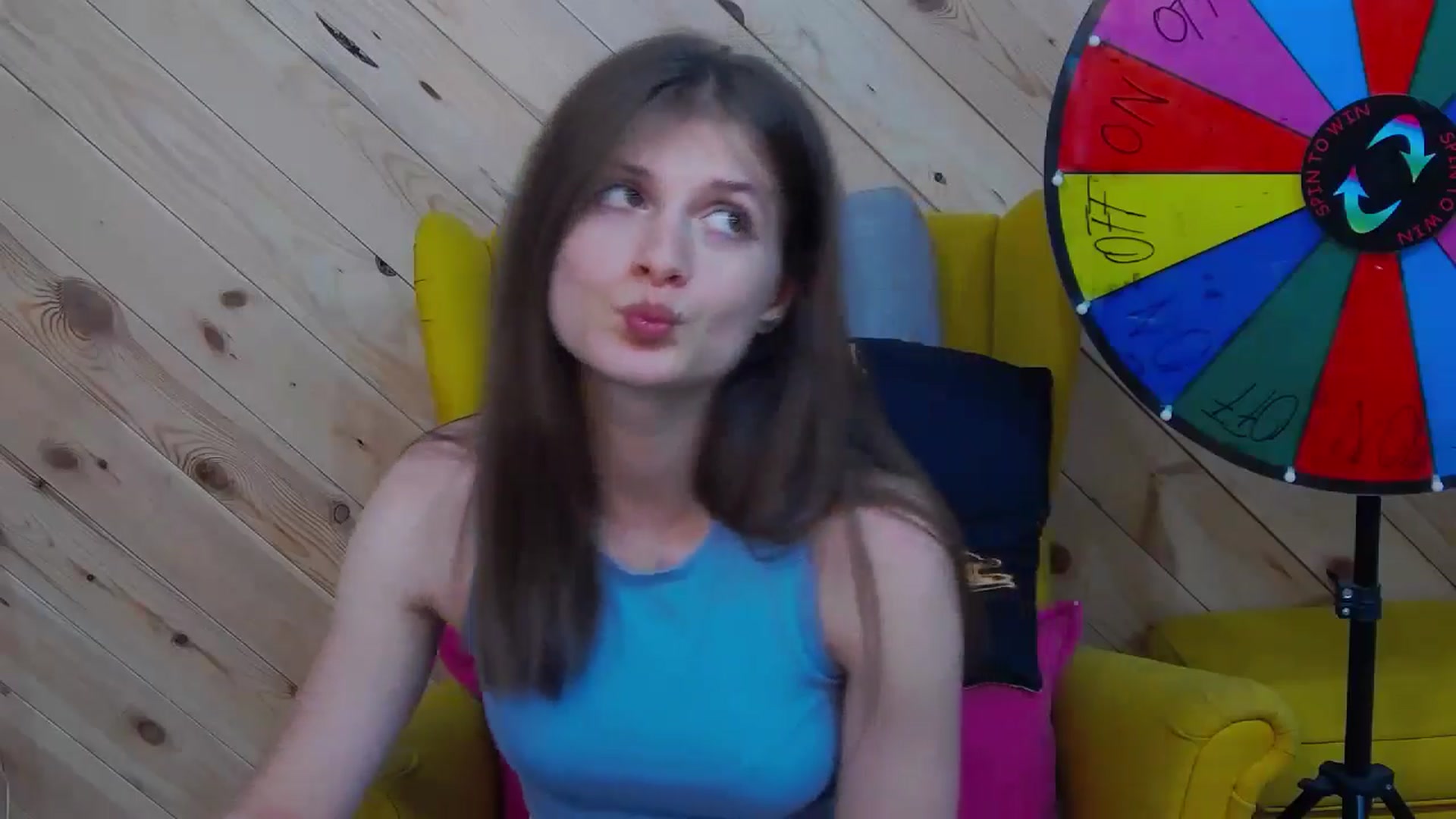 Gallery image thumbnail from LeslieKat's myfreecams stream on, 05/24/2024, 18:19 image 7 of 20