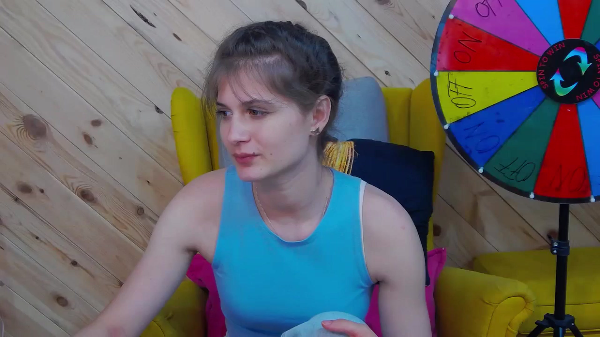 Gallery image thumbnail from LeslieKat's myfreecams stream on, 05/24/2024, 19:36 image 1 of 20