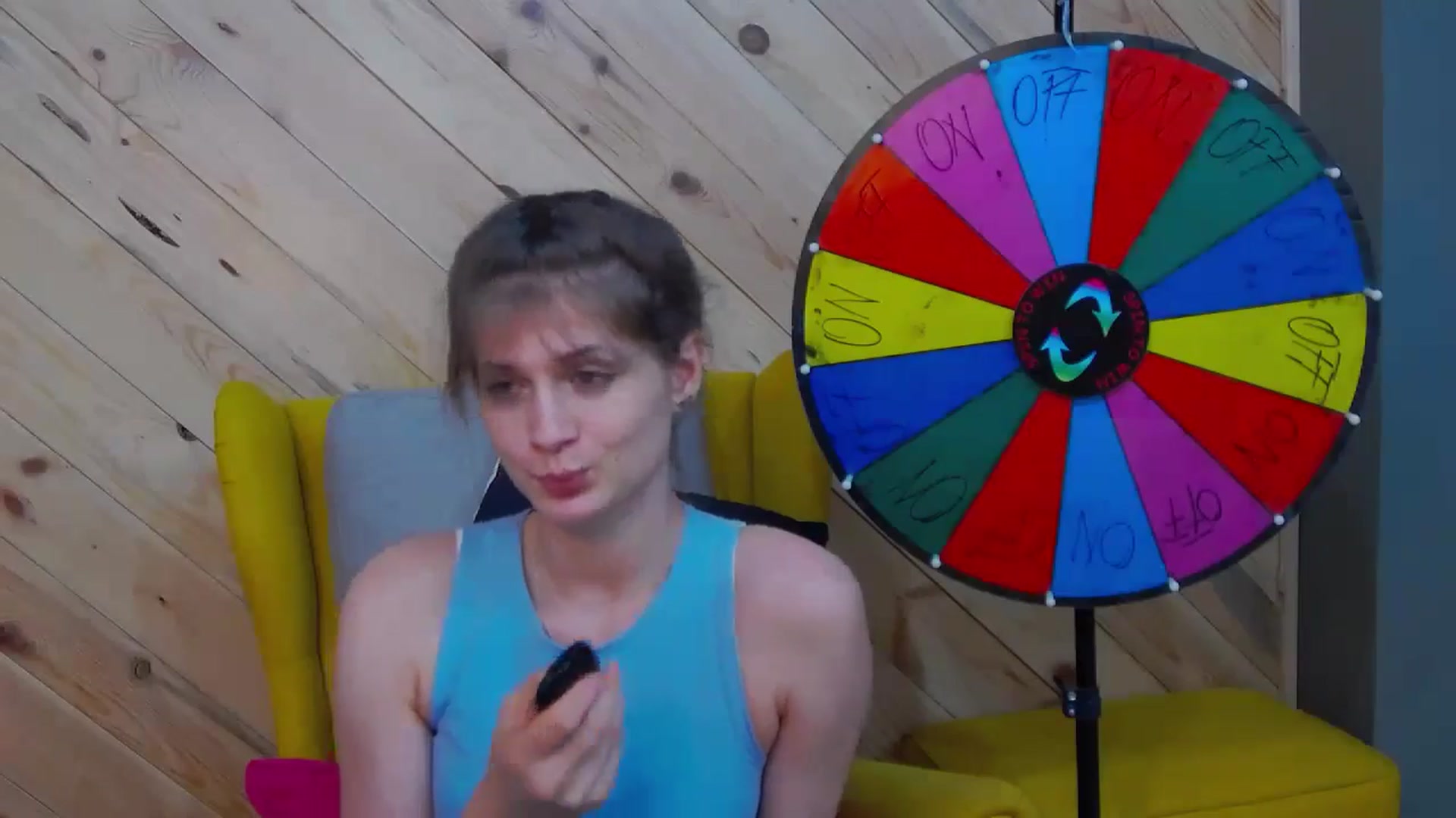 Gallery image thumbnail from LeslieKat's myfreecams stream on, 05/24/2024, 19:36 image 6 of 20