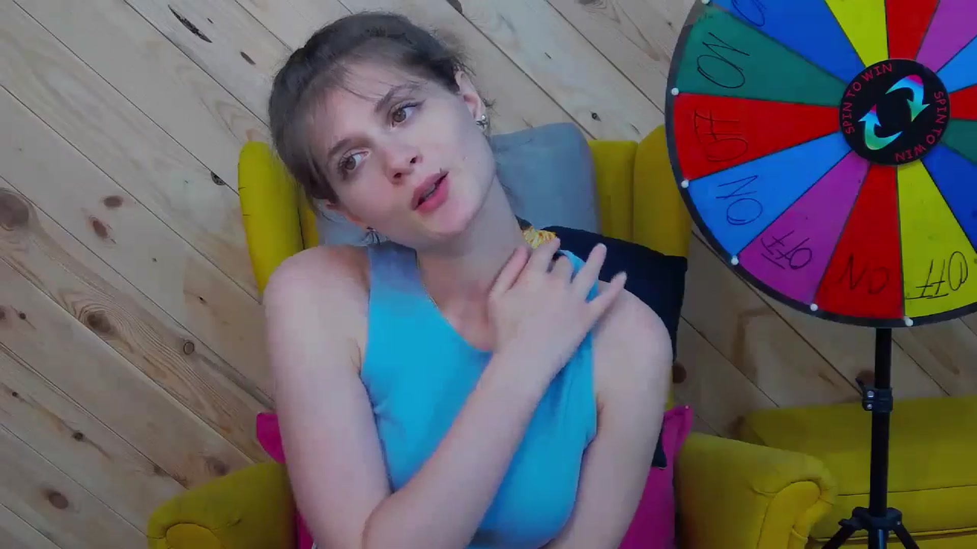 Gallery image thumbnail from LeslieKat's myfreecams stream on, 05/24/2024, 19:36 image 12 of 20
