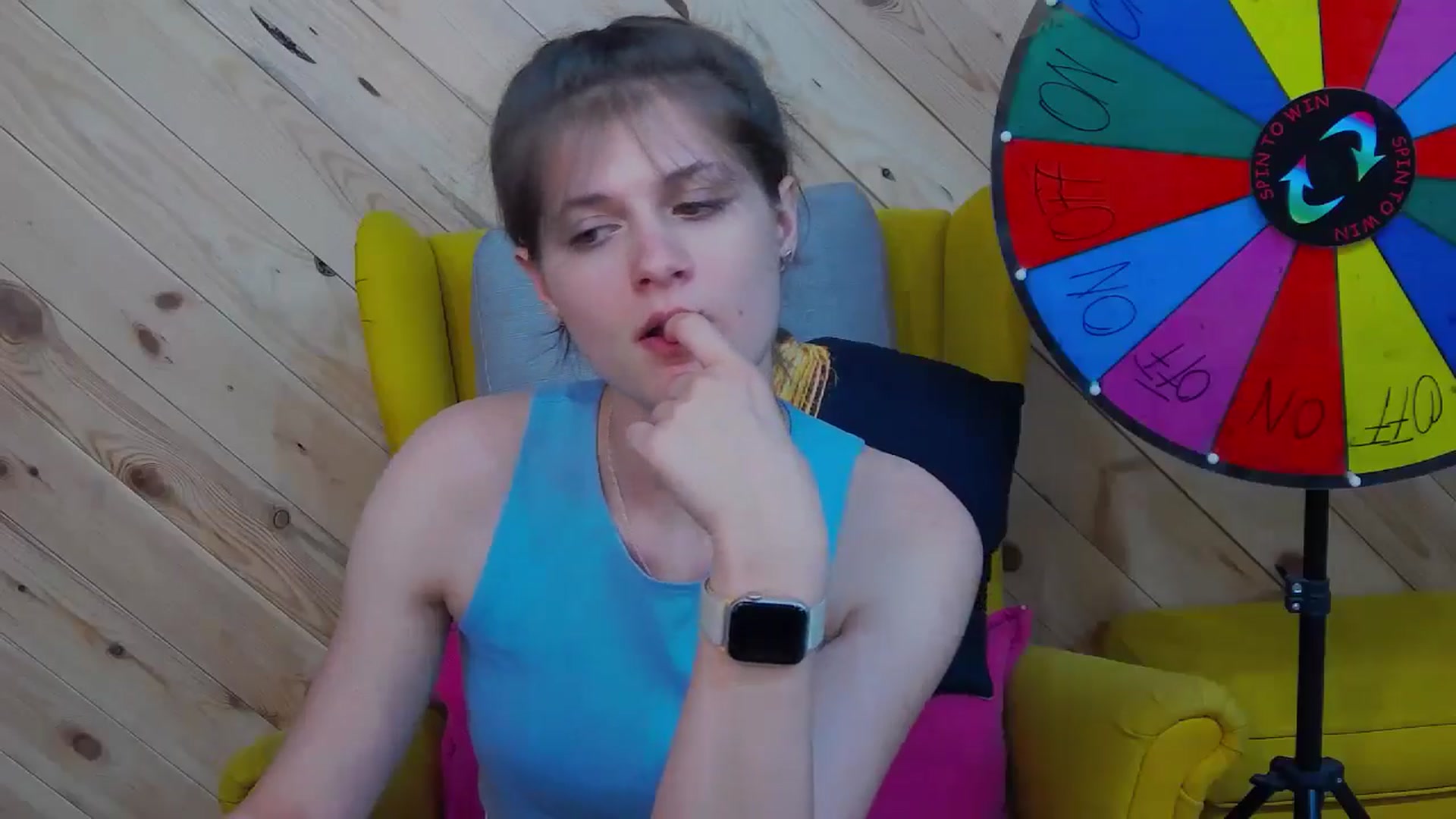 Gallery image thumbnail from LeslieKat's myfreecams stream on, 05/24/2024, 19:36 image 13 of 20