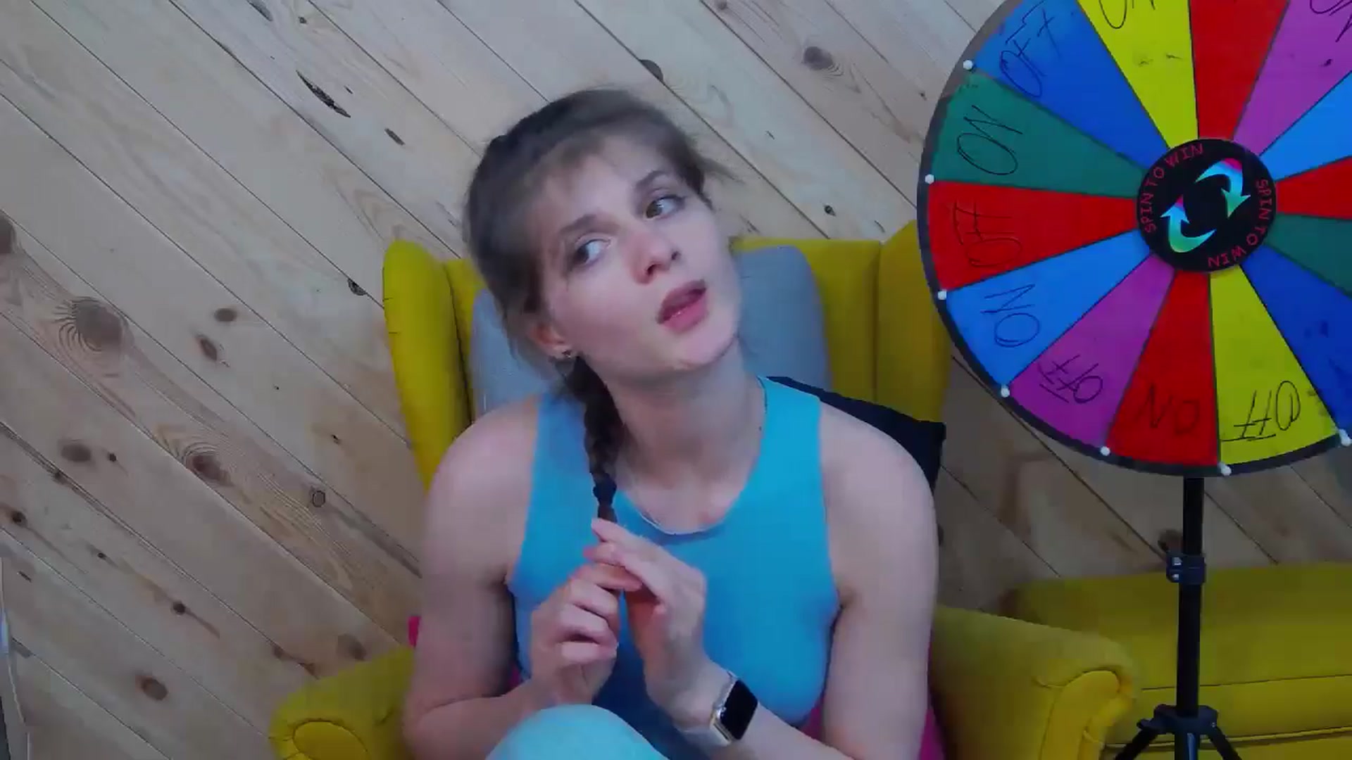 Gallery image thumbnail from LeslieKat's myfreecams stream on, 05/24/2024, 20:04 image 19 of 20
