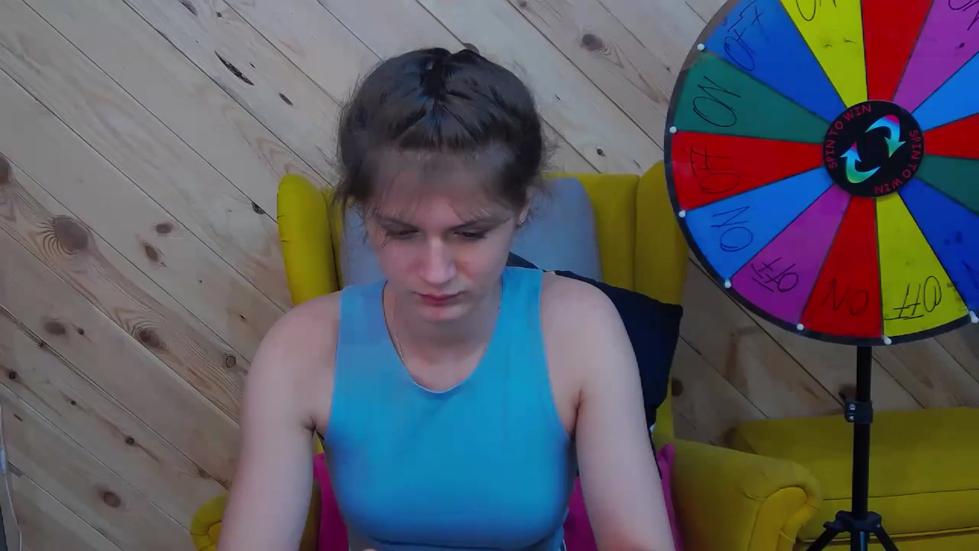 Gallery image thumbnail from LeslieKat's myfreecams stream on, 05/24/2024, 20:04 image 15 of 20