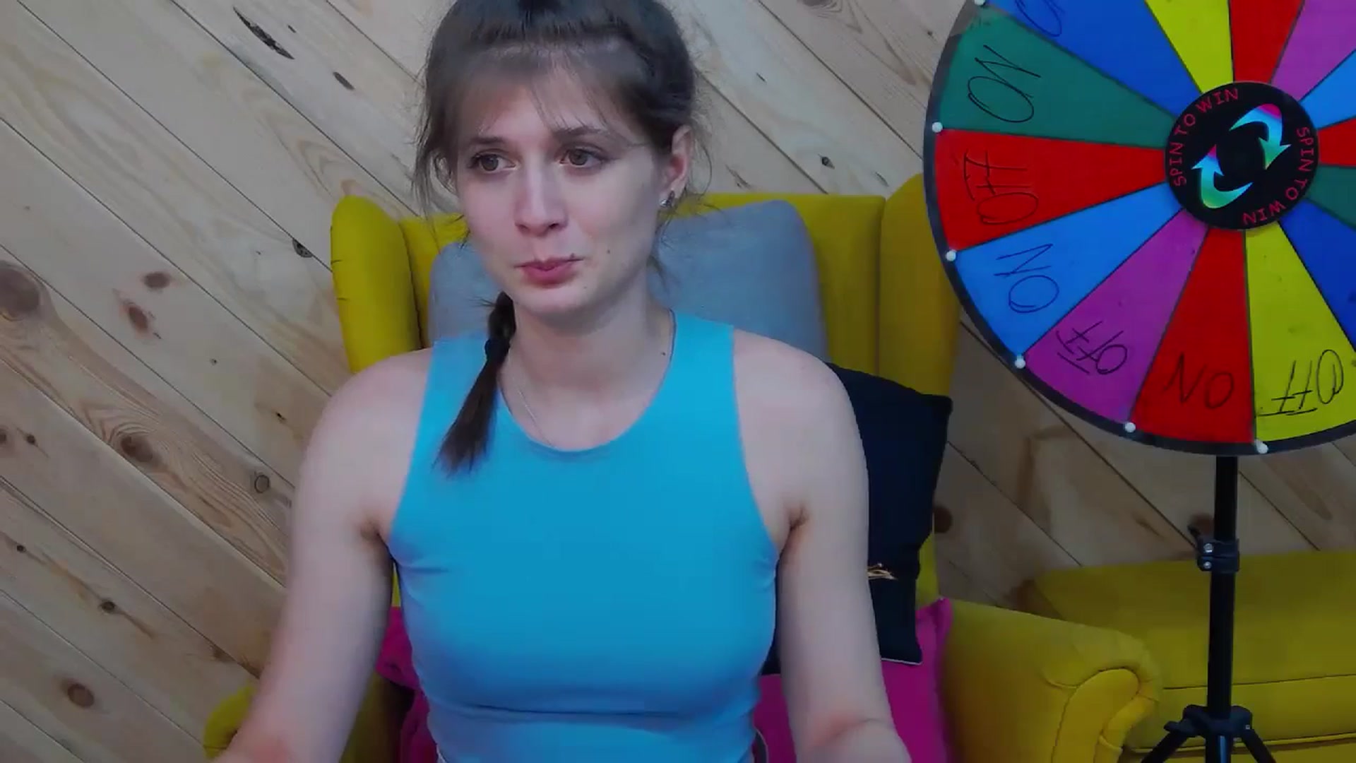 Gallery image thumbnail from LeslieKat's myfreecams stream on, 05/24/2024, 20:04 image 5 of 20