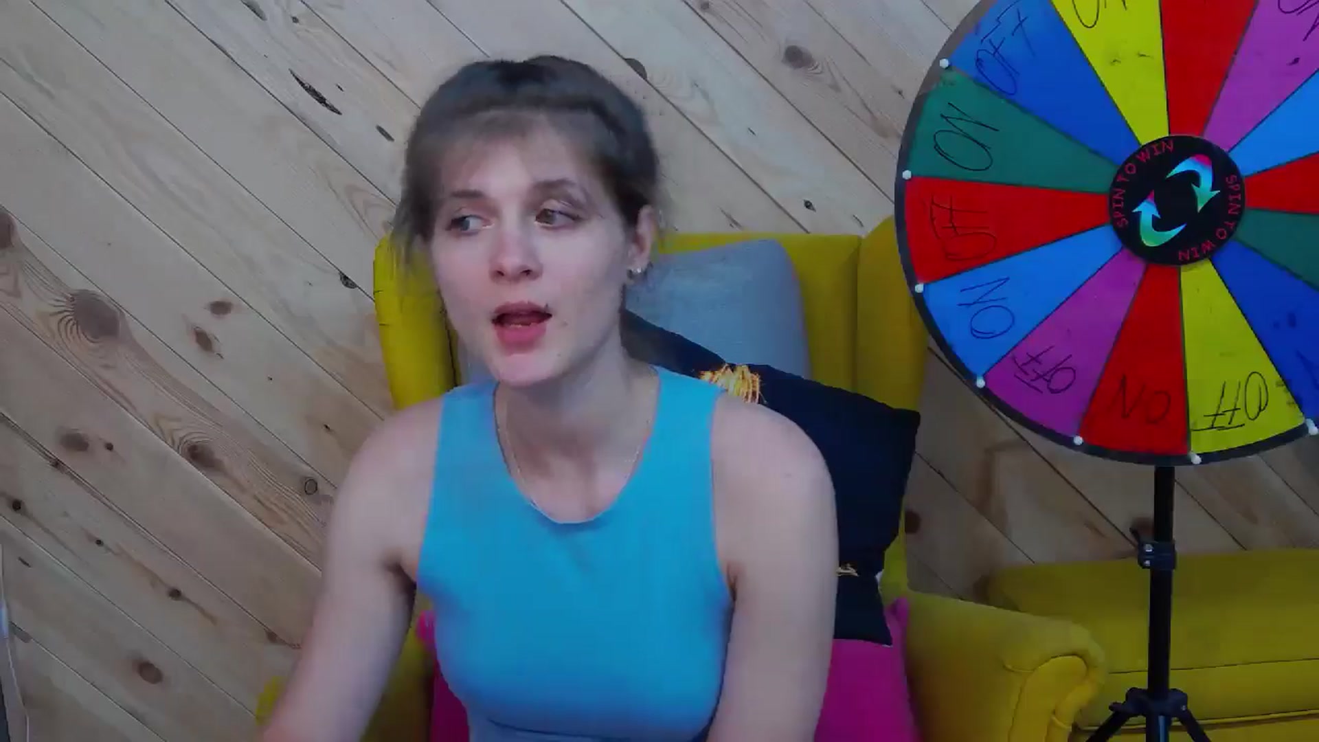 Gallery image thumbnail from LeslieKat's myfreecams stream on, 05/24/2024, 20:04 image 17 of 20