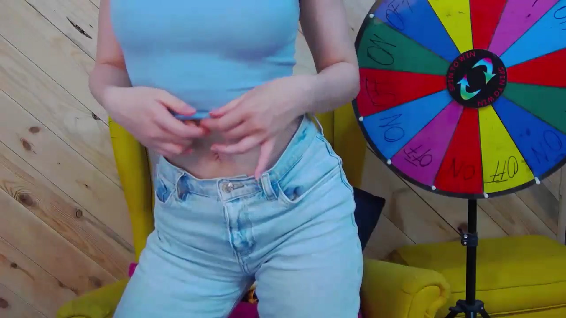 Gallery image thumbnail from LeslieKat's myfreecams stream on, 05/24/2024, 21:31 image 12 of 20