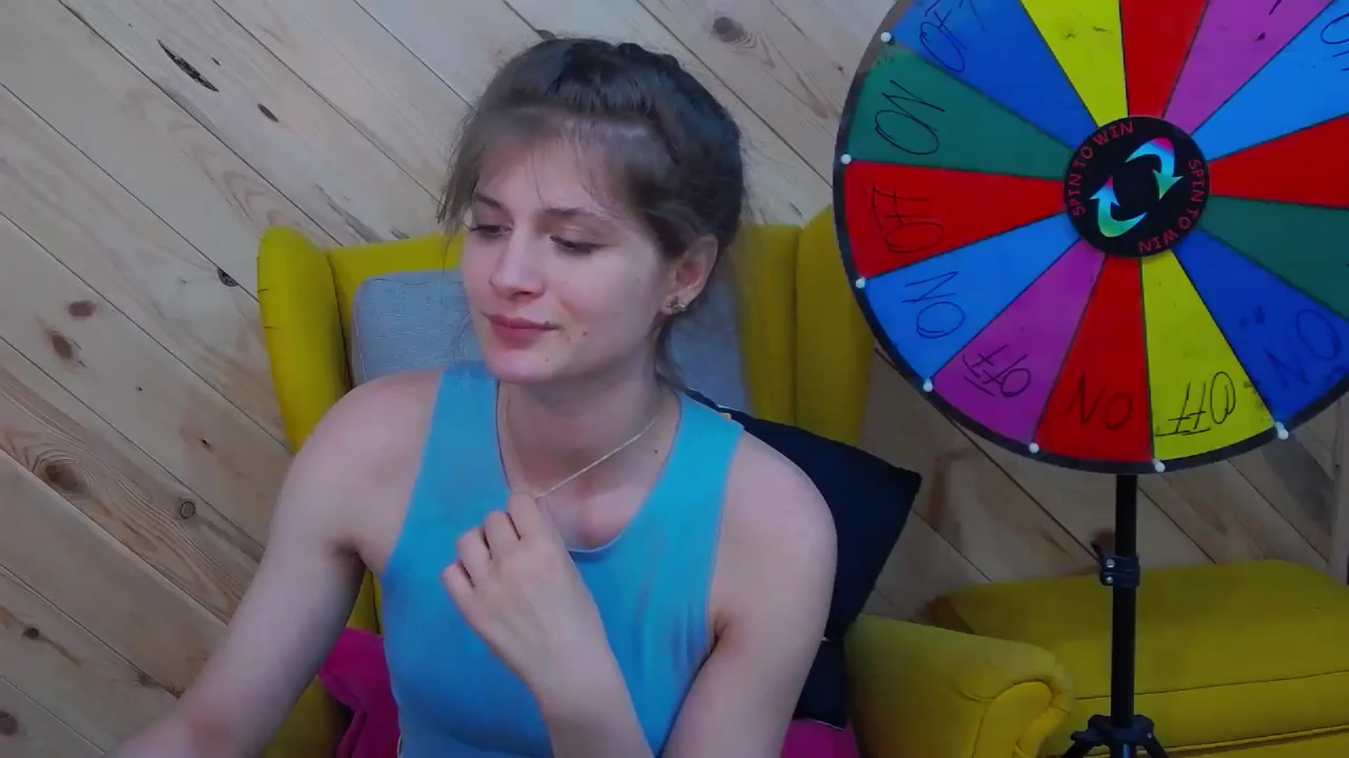 Gallery image thumbnail from LeslieKat's myfreecams stream on, 05/24/2024, 21:31 image 15 of 20