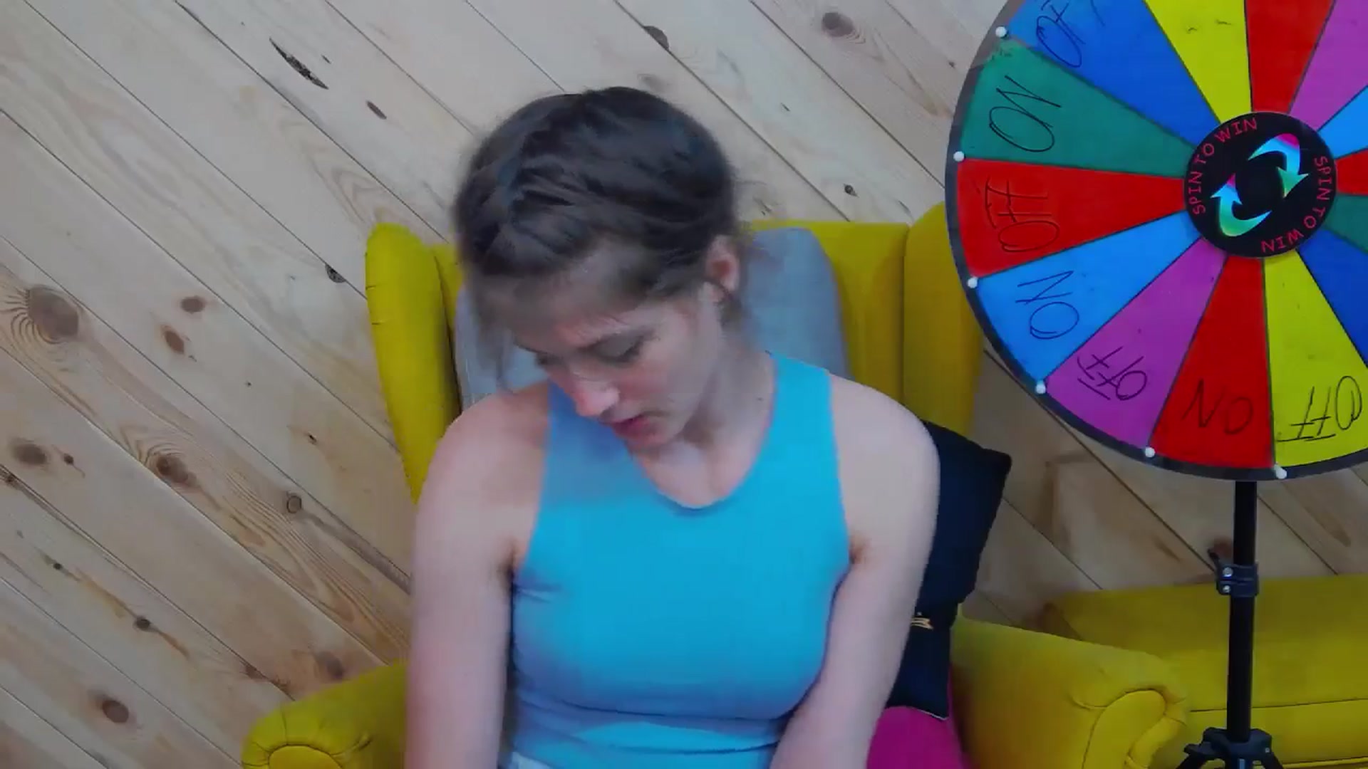 Gallery image thumbnail from LeslieKat's myfreecams stream on, 05/24/2024, 21:31 image 7 of 20