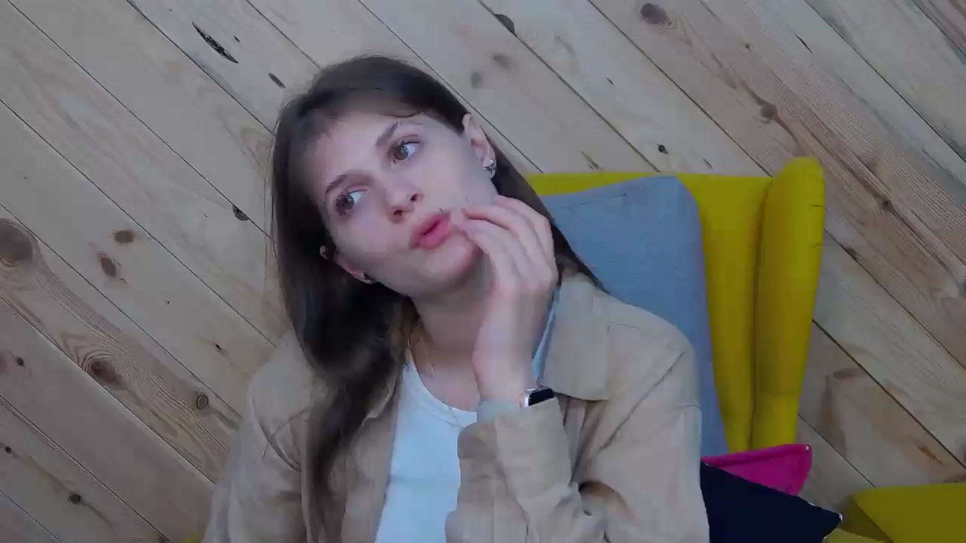 Gallery image thumbnail from LeslieKat's myfreecams stream on, 05/25/2024, 17:19 image 14 of 20