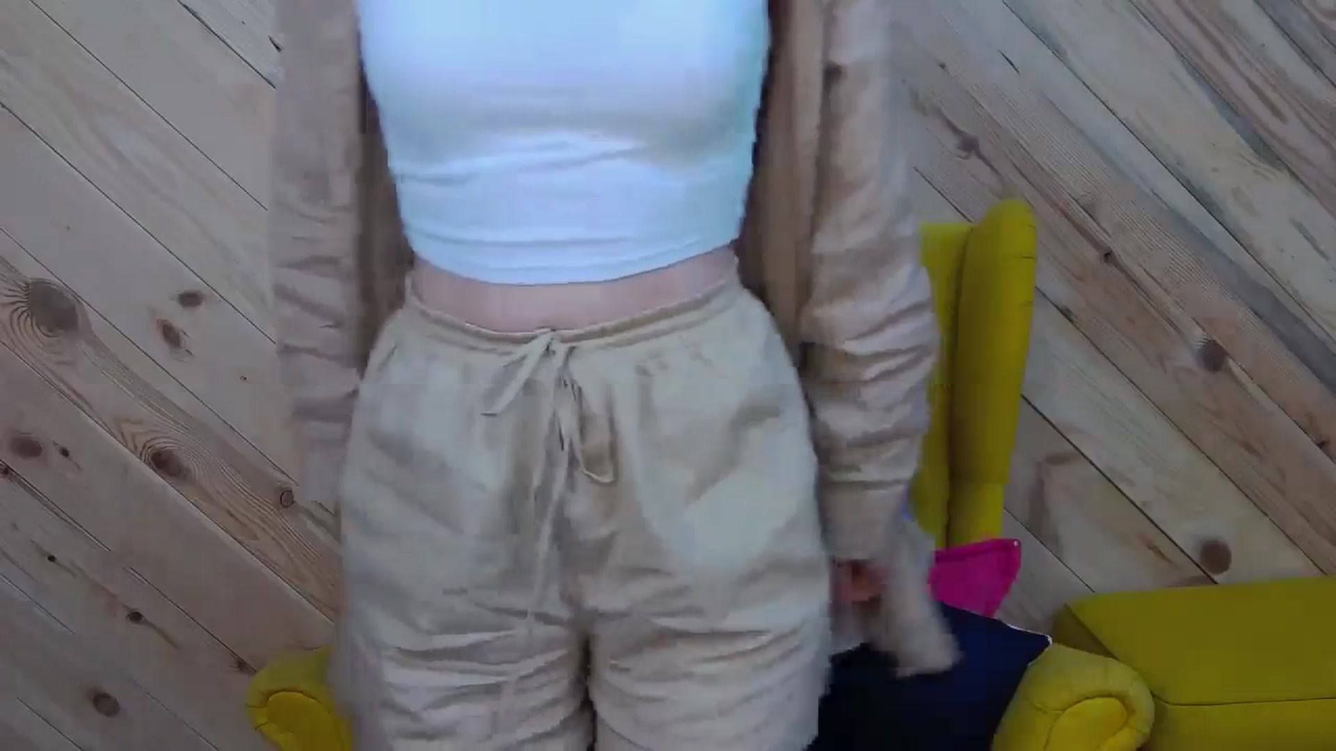Gallery image thumbnail from LeslieKat's myfreecams stream on, 05/25/2024, 18:32 image 3 of 20