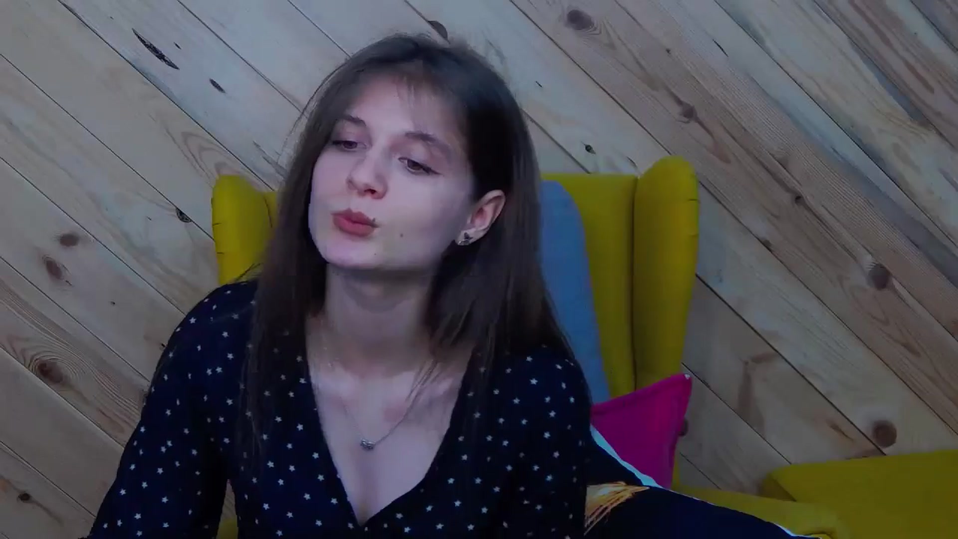Gallery image thumbnail from LeslieKat's myfreecams stream on, 05/26/2024, 16:46 image 16 of 20