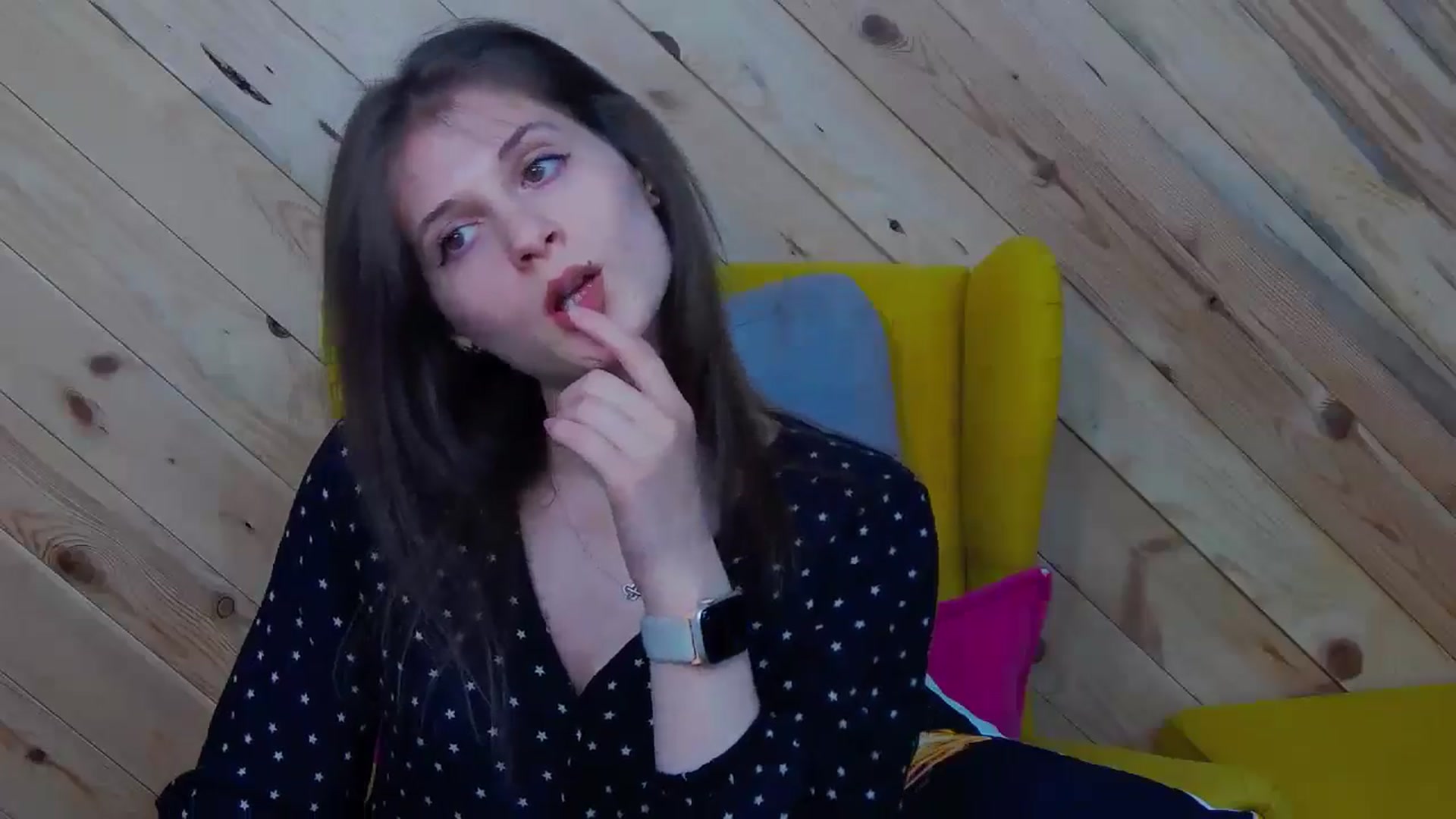 Gallery image thumbnail from LeslieKat's myfreecams stream on, 05/26/2024, 16:46 image 14 of 20