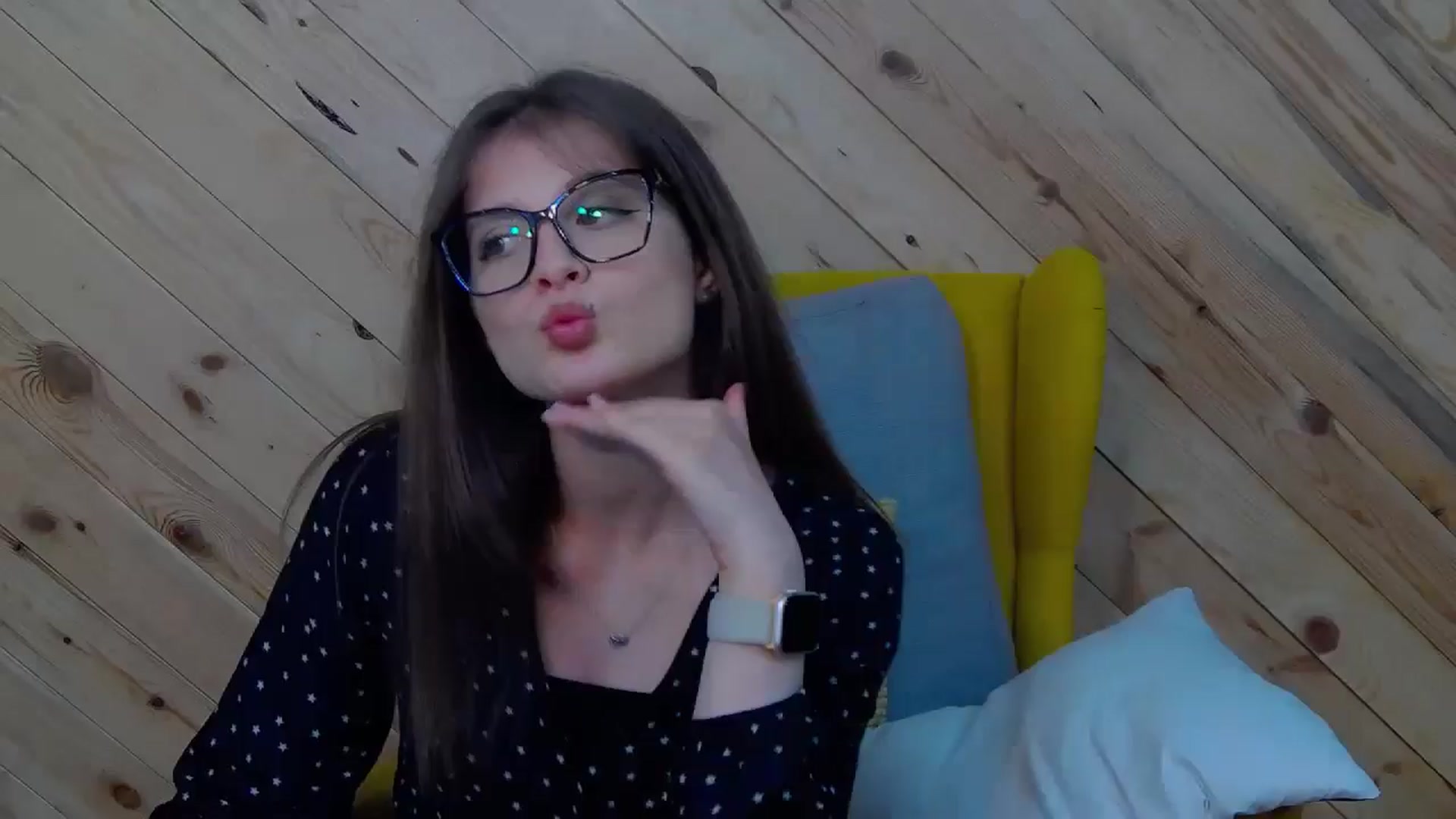 Gallery image thumbnail from LeslieKat's myfreecams stream on, 05/27/2024, 18:39 image 20 of 20