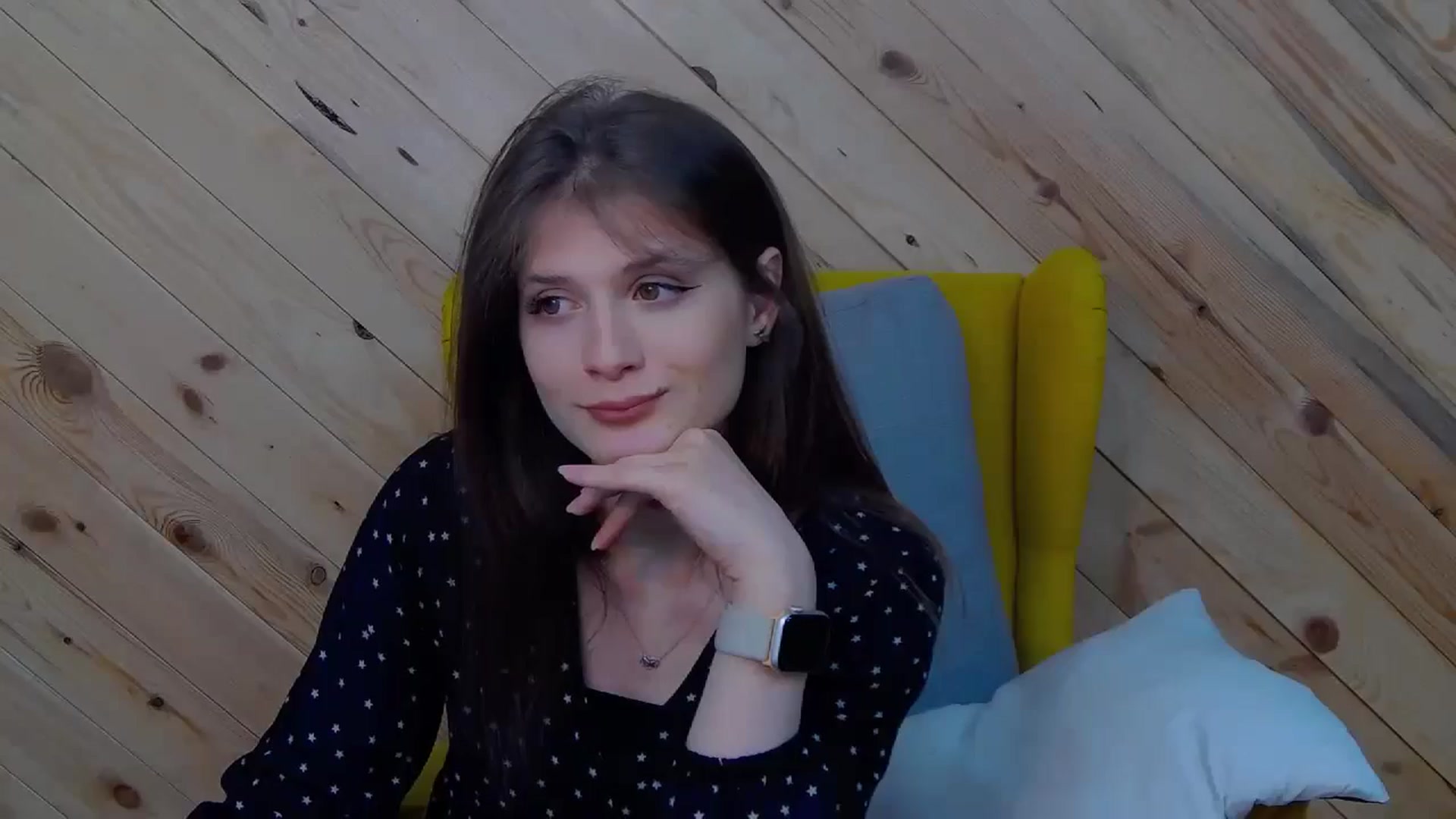 Gallery image thumbnail from LeslieKat's myfreecams stream on, 05/27/2024, 18:39 image 16 of 20