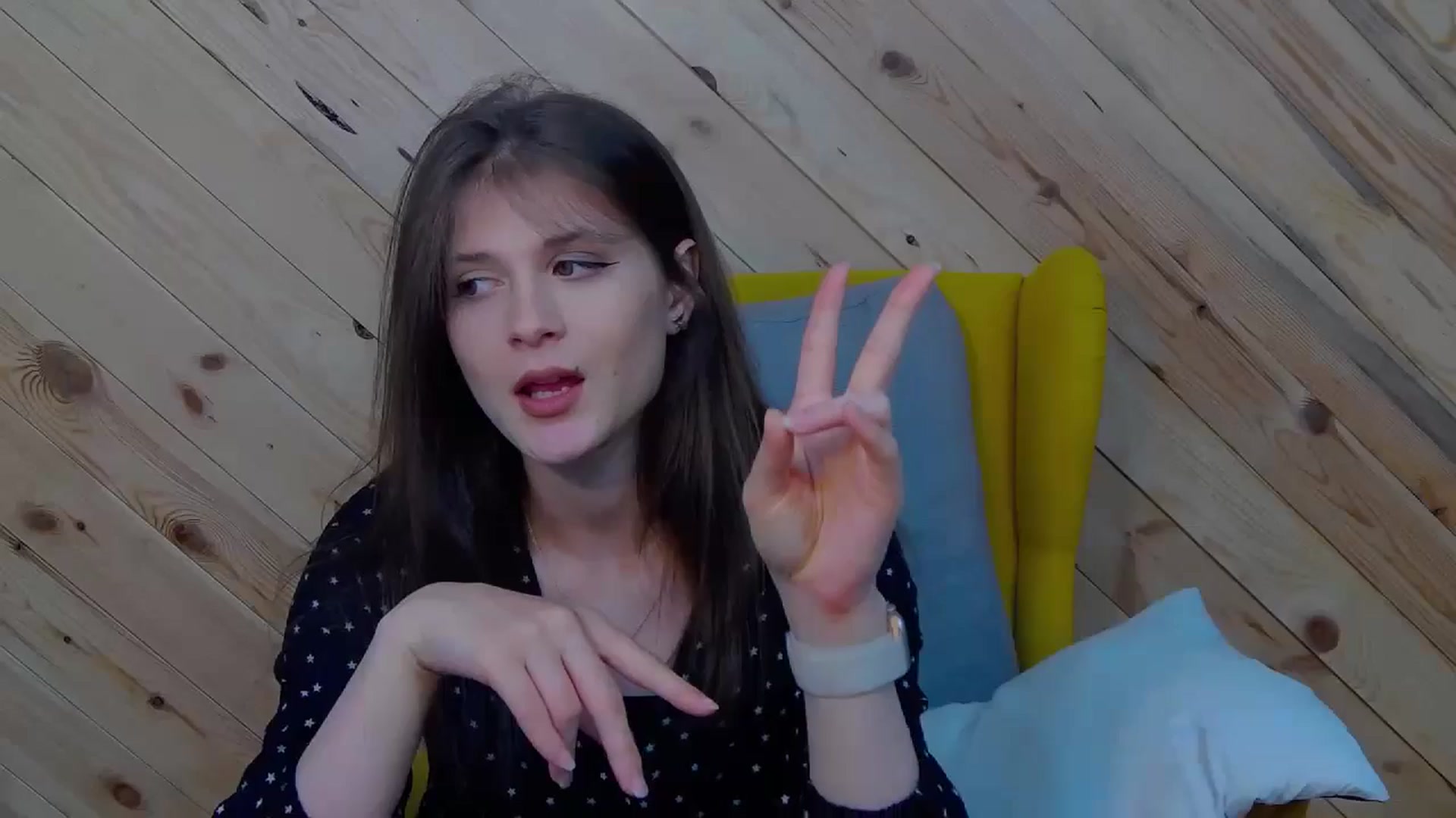 Gallery image thumbnail from LeslieKat's myfreecams stream on, 05/27/2024, 18:39 image 17 of 20