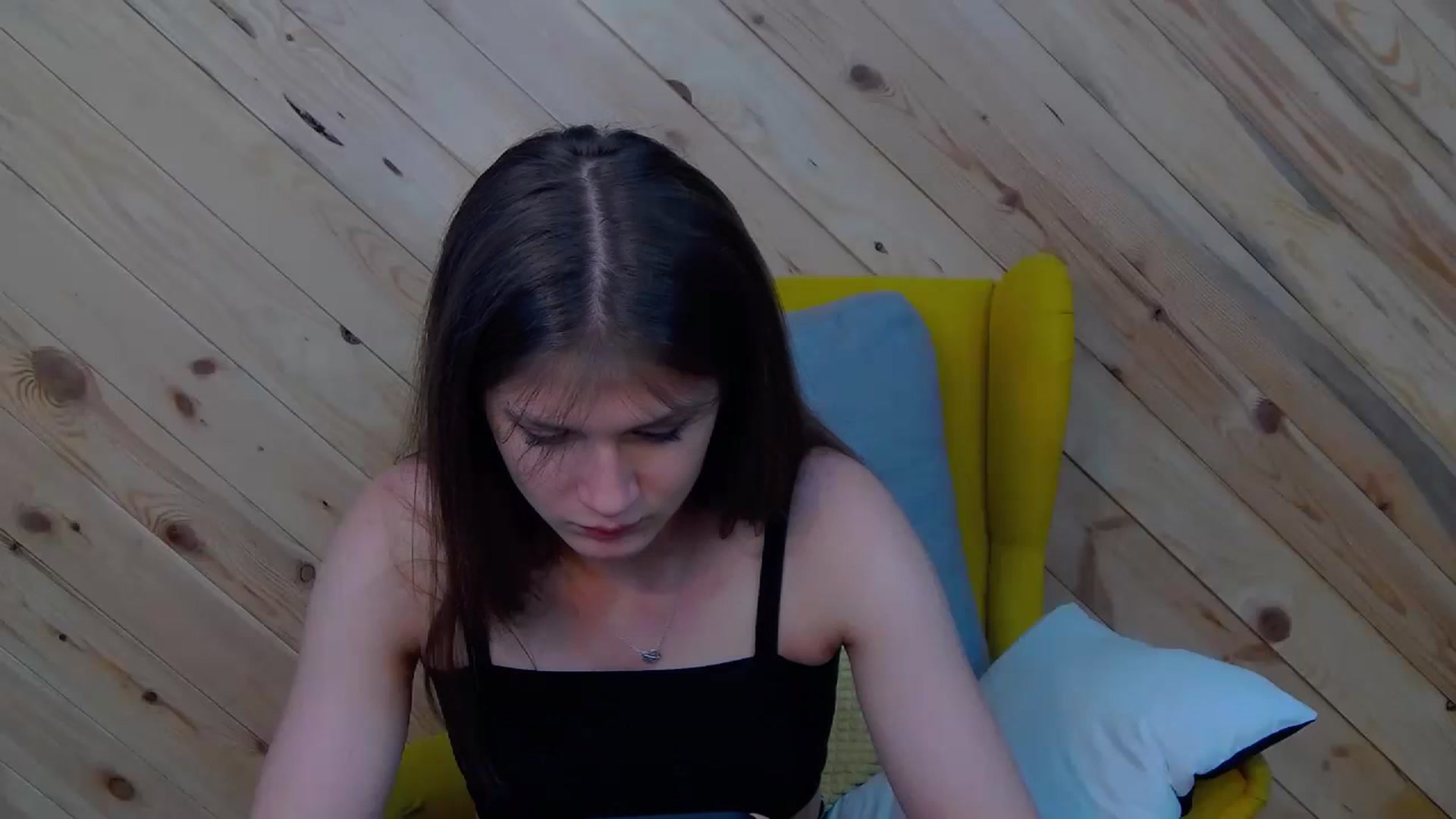 Gallery image thumbnail from LeslieKat's myfreecams stream on, 05/27/2024, 21:29 image 13 of 20