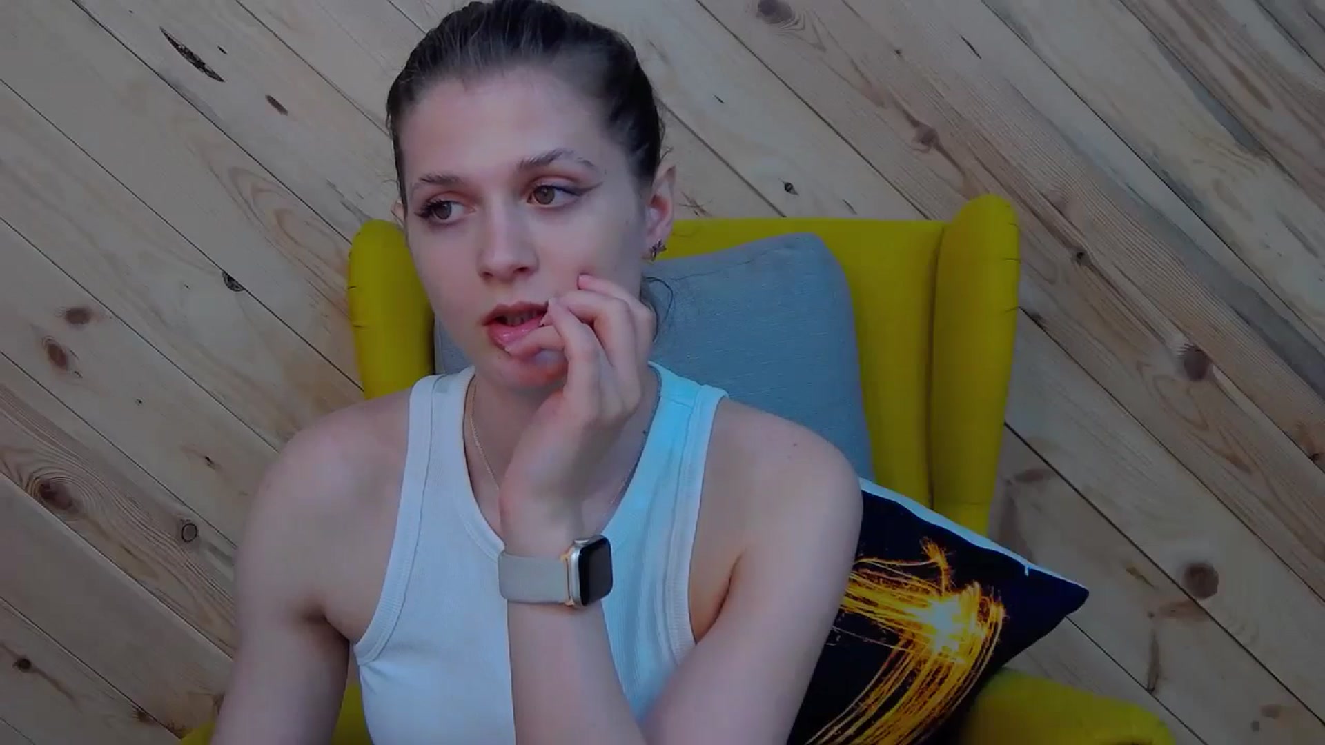 Gallery image thumbnail from LeslieKat's myfreecams stream on, 05/29/2024, 18:52 image 10 of 20