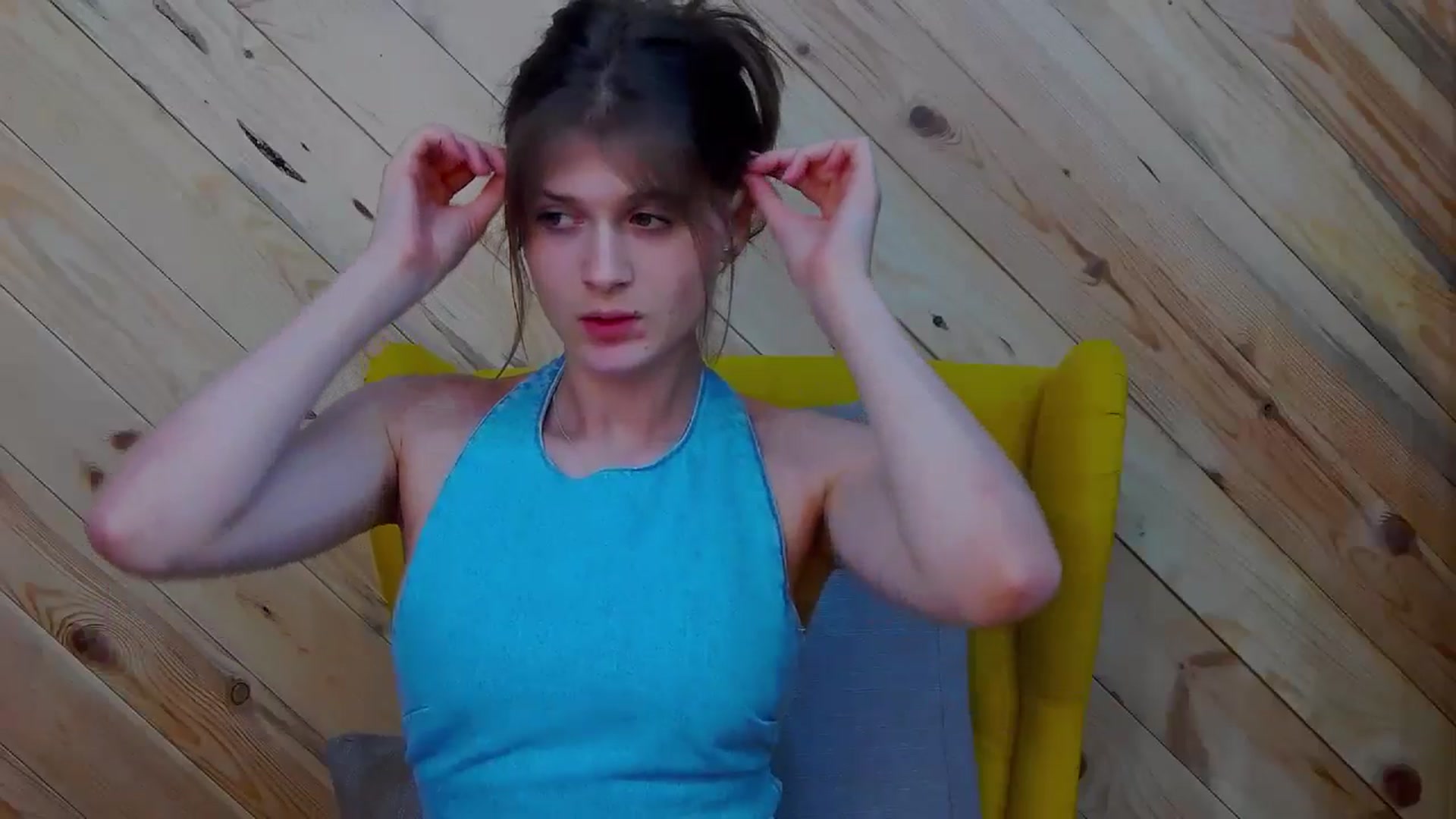 Gallery image thumbnail from LeslieKat's myfreecams stream on, 06/01/2024, 18:40 image 14 of 20
