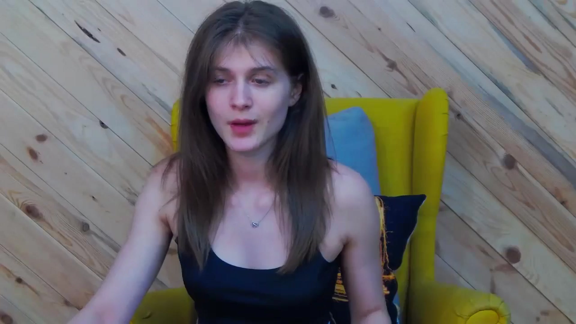 Gallery image thumbnail from LeslieKat's myfreecams stream on, 06/05/2024, 18:21 image 12 of 20