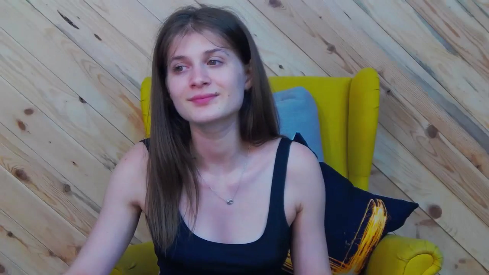 Gallery image thumbnail from LeslieKat's myfreecams stream on, 06/05/2024, 23:21 image 14 of 20