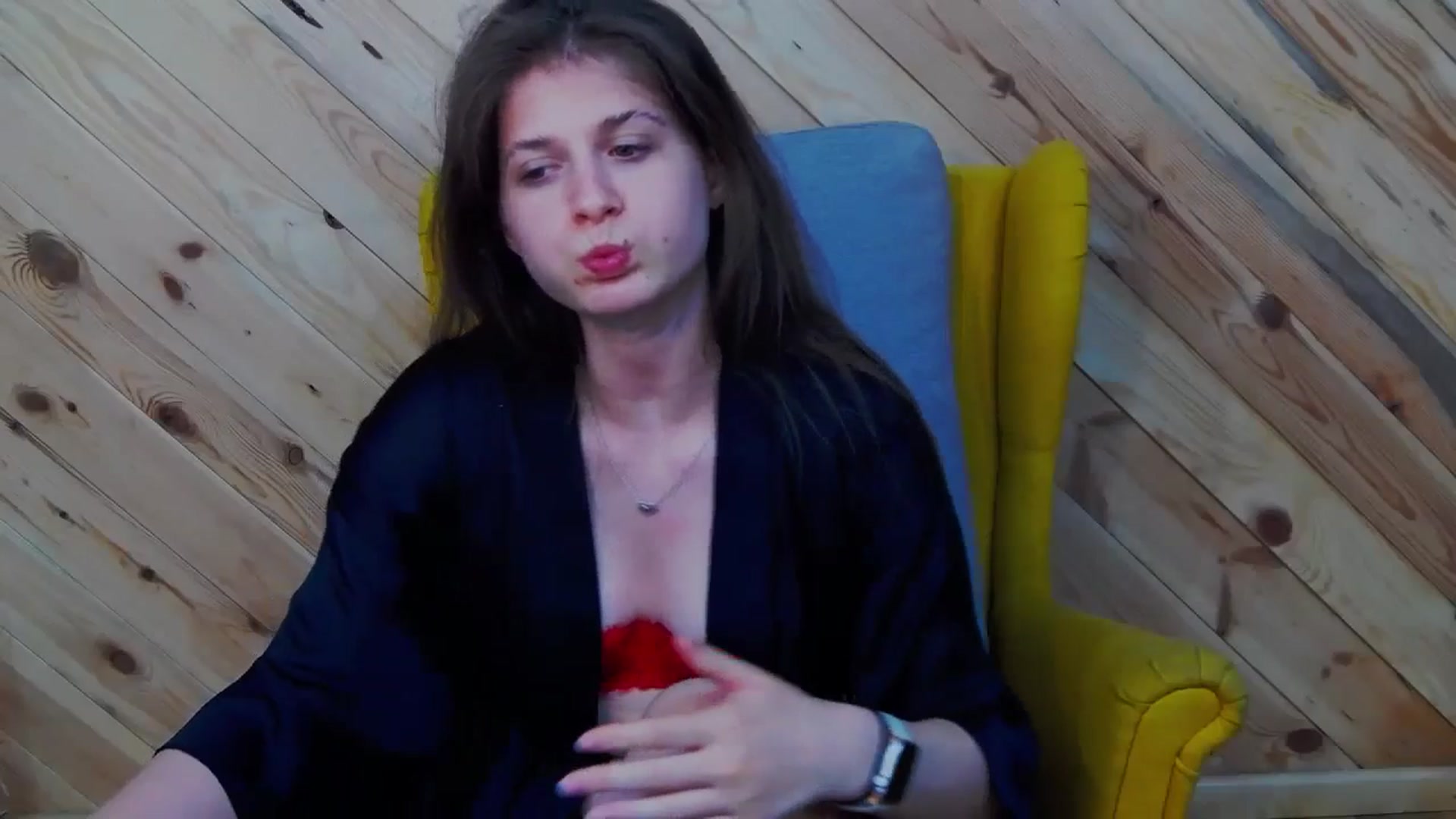 Gallery image thumbnail from LeslieKat's myfreecams stream on, 06/17/2024, 22:41 image 2 of 20