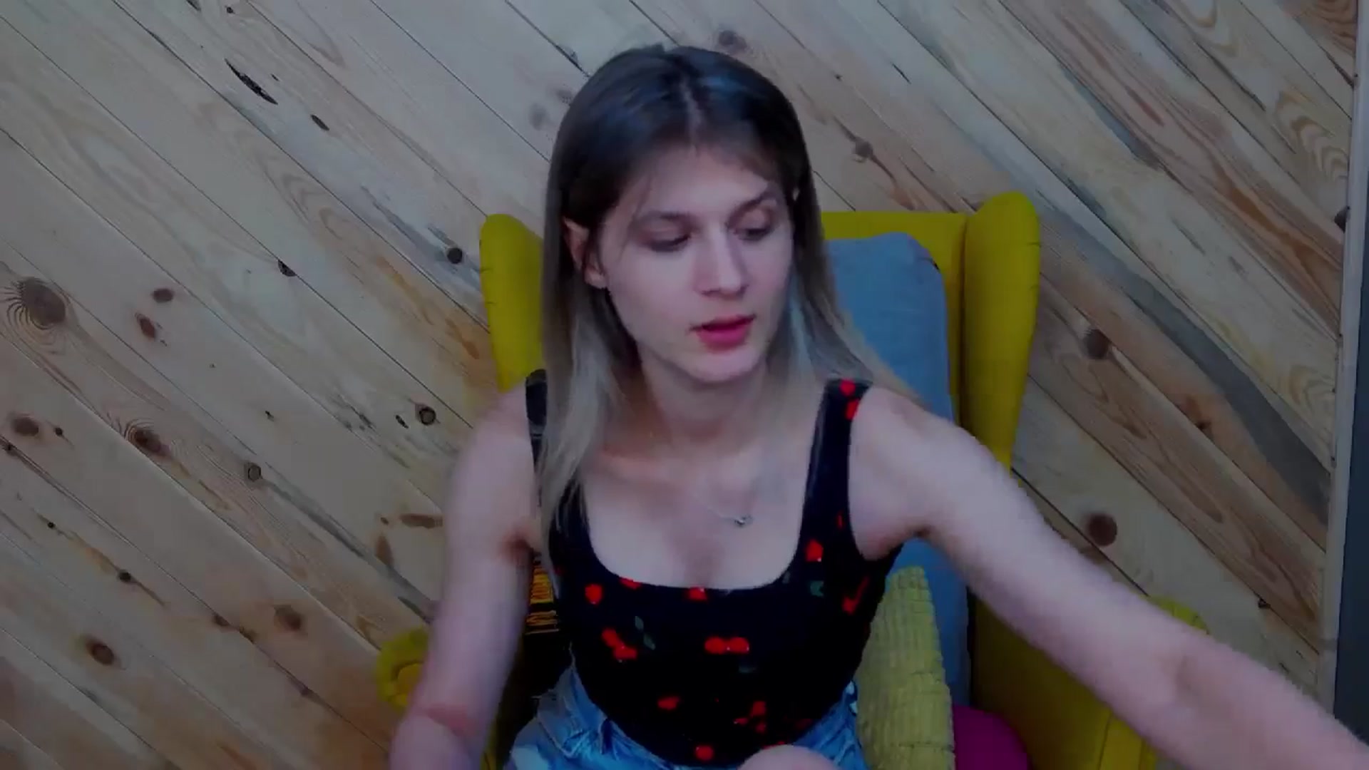 Gallery image thumbnail from LeslieKat's myfreecams stream on, 06/23/2024, 19:36 image 4 of 20